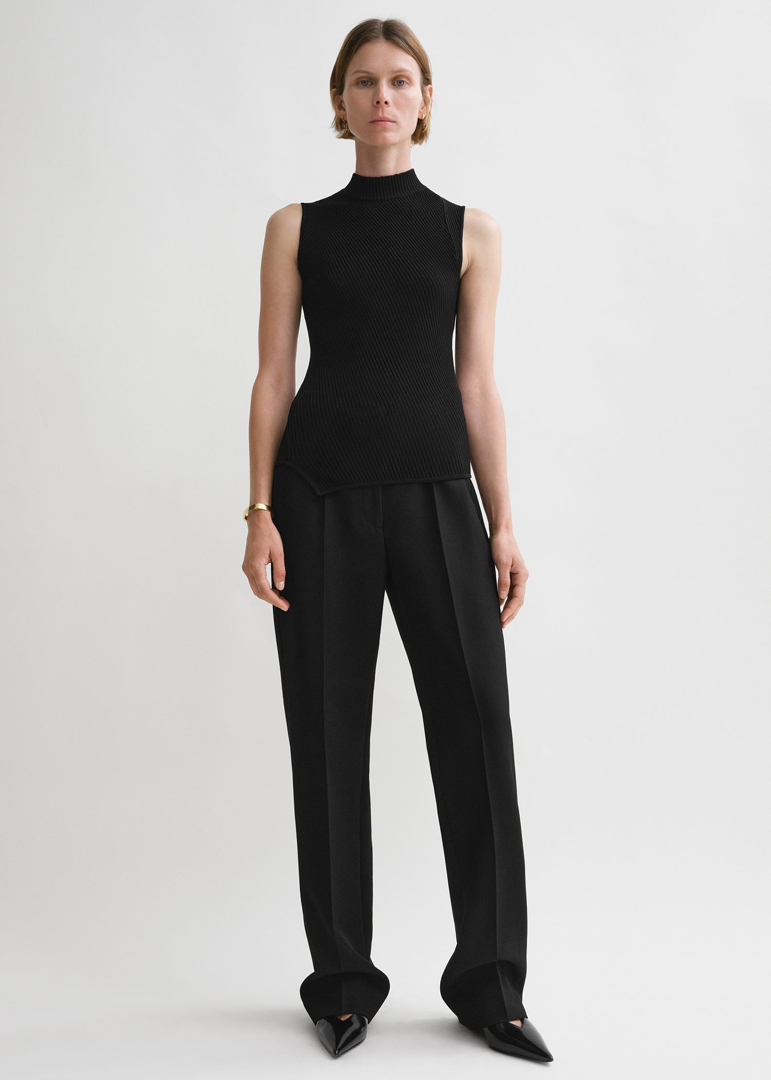Asymmetric Pattern Knitted Top - black