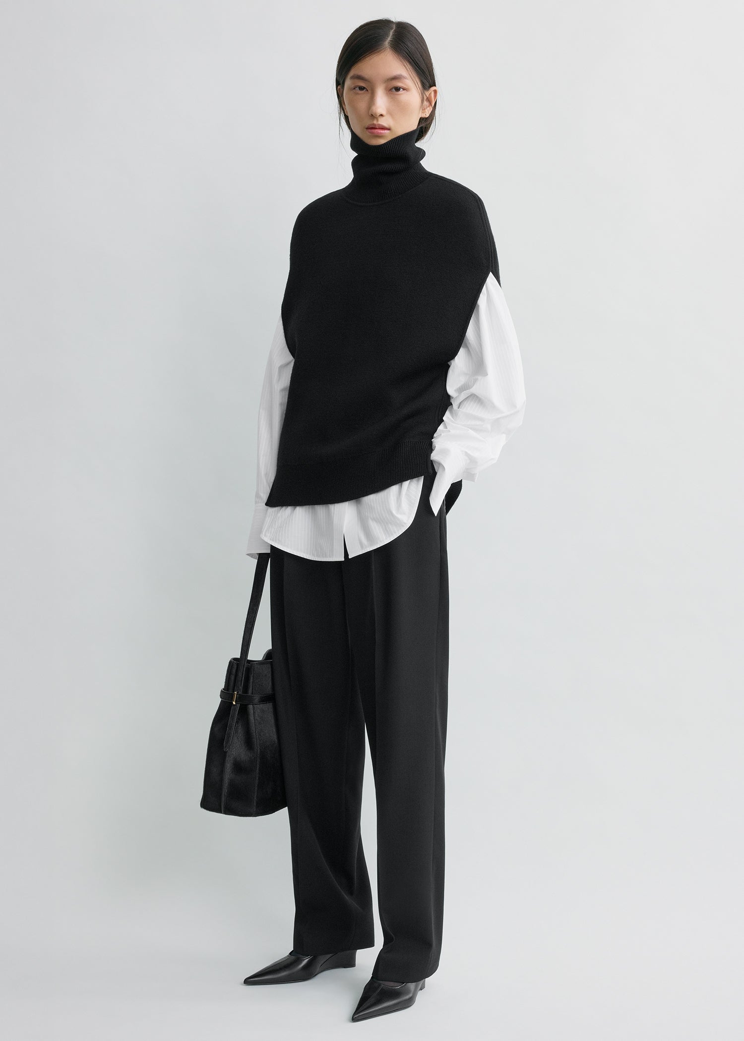 2WAY CAPE KNIT TOPS ブラック Double-knit cape knit black – TOTEME