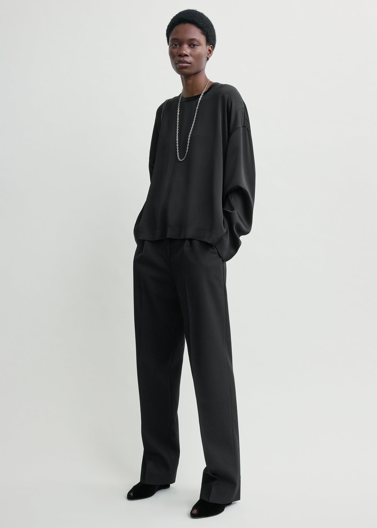 Boxy satin top black – TOTEME