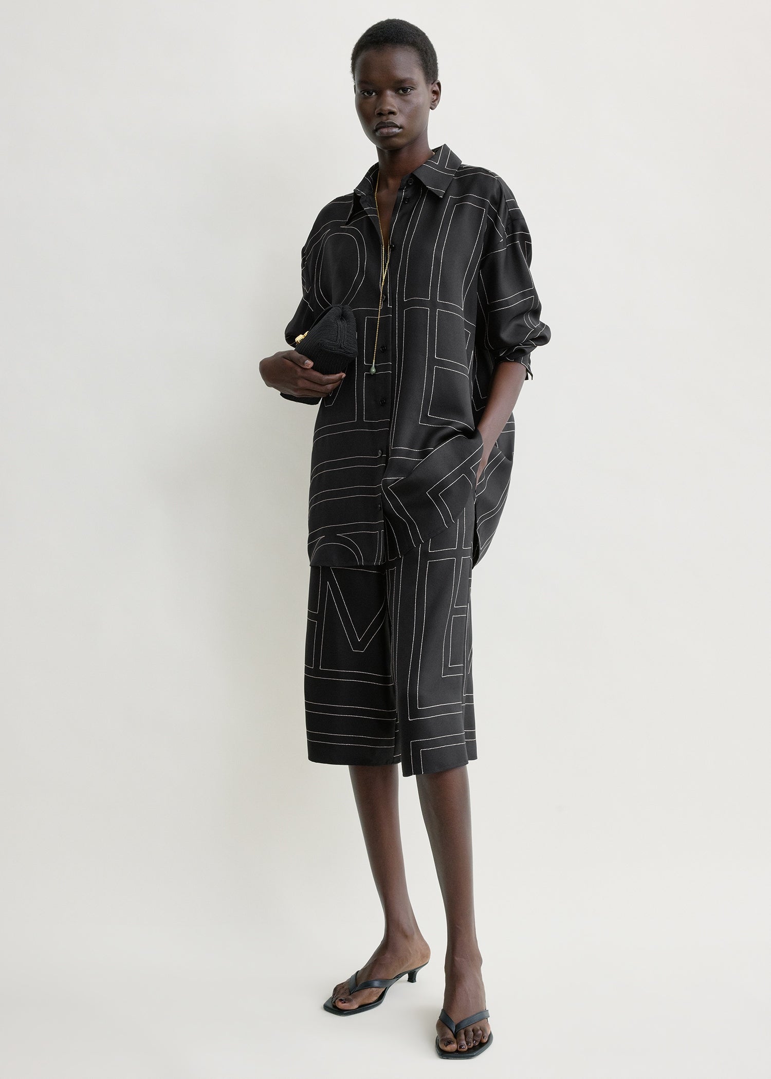 Classic embroidered shirt black – TOTEME