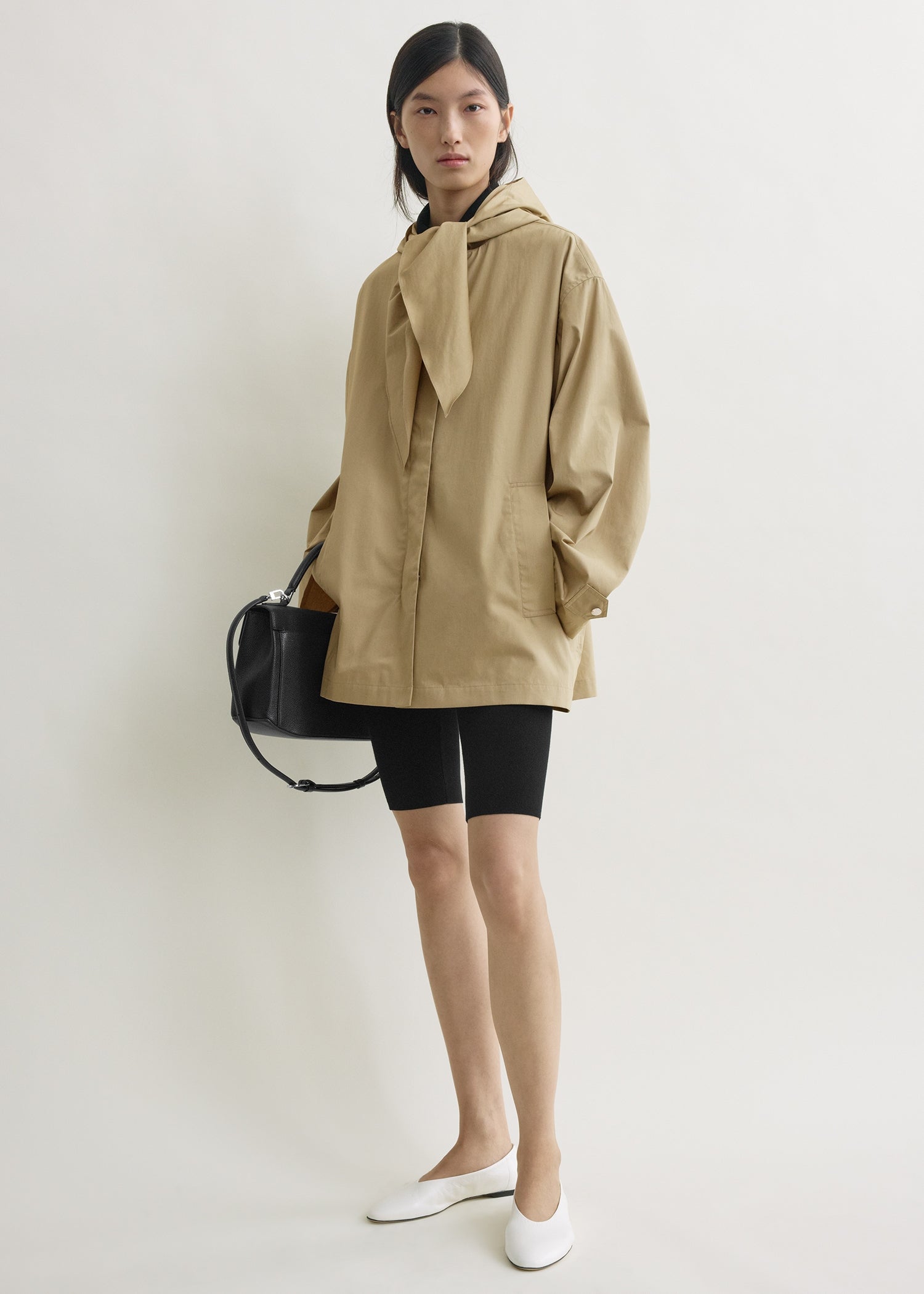 Technical scarf jacket cashew – TOTEME