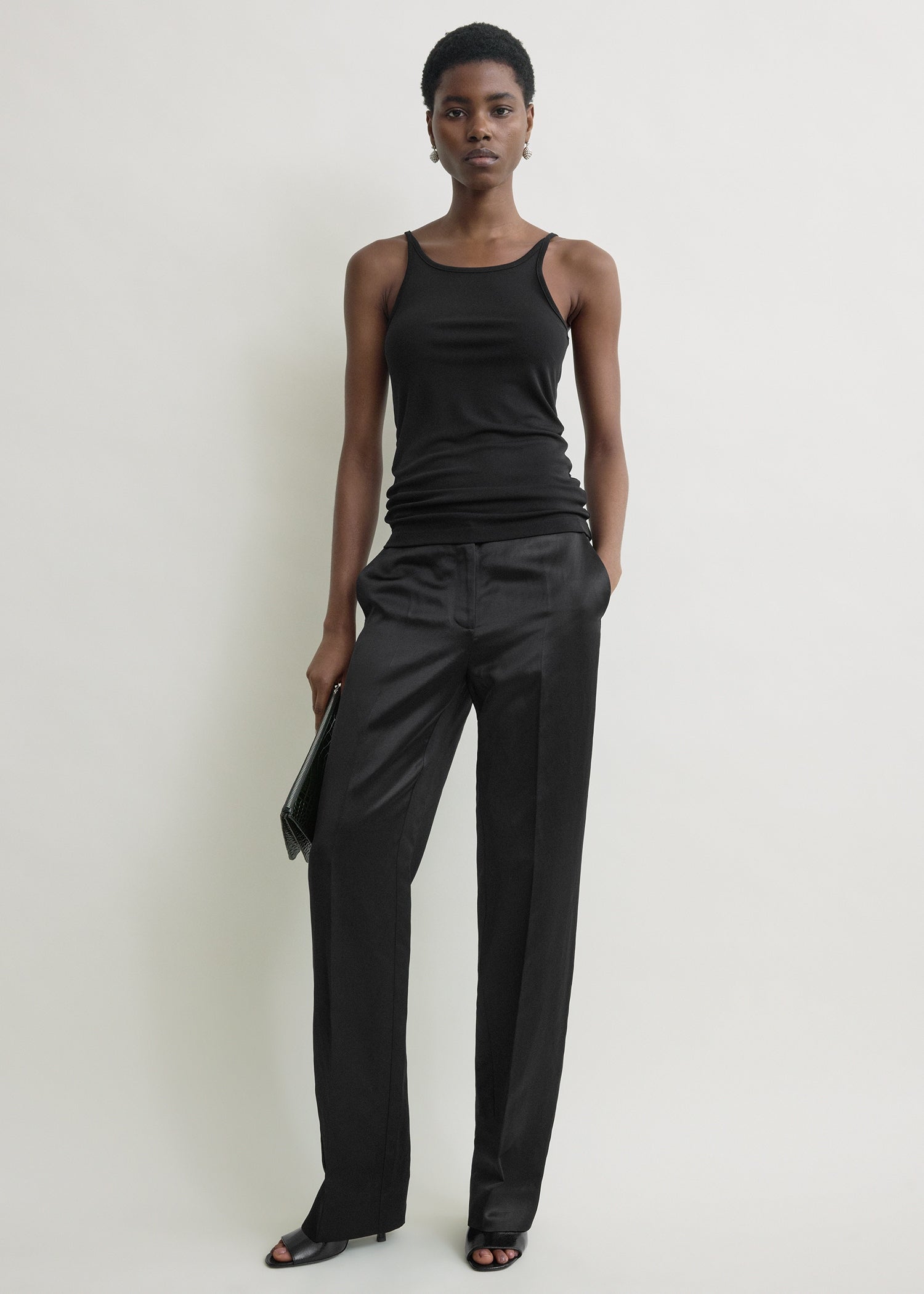 Fluid slip top black – TOTEME
