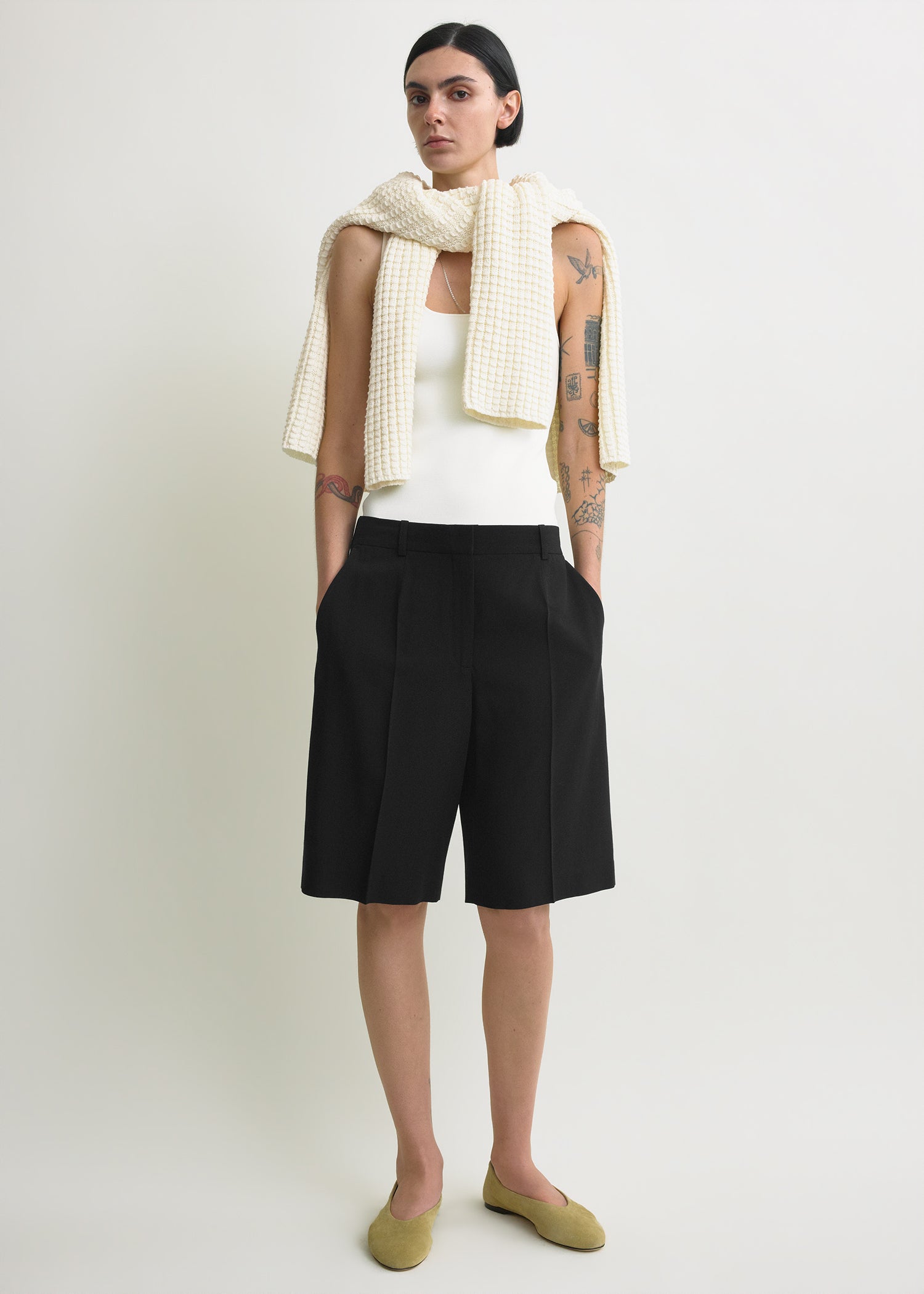 Wide fluid shorts black – TOTEME
