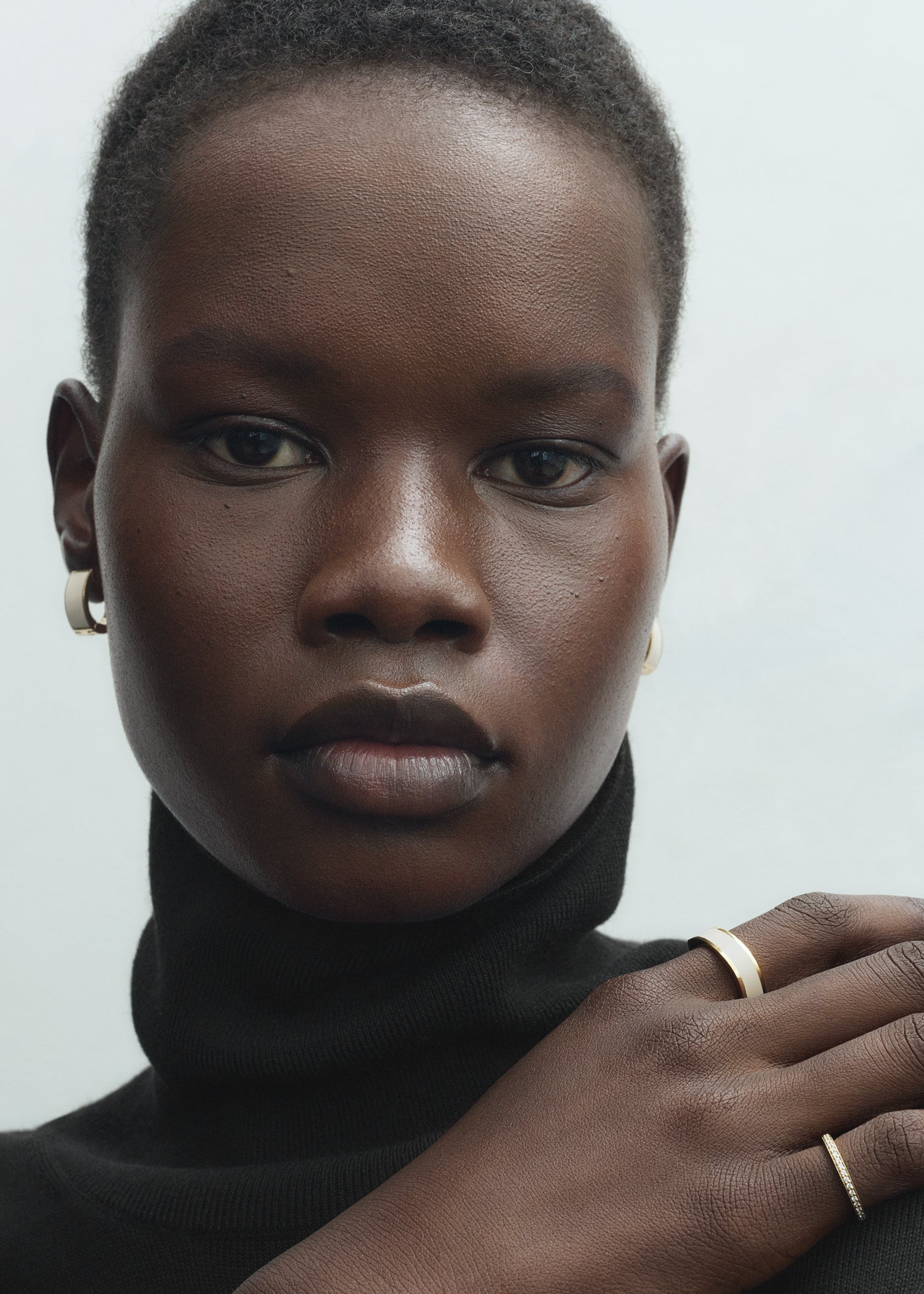 Signature ring ecru/gold – TOTEME