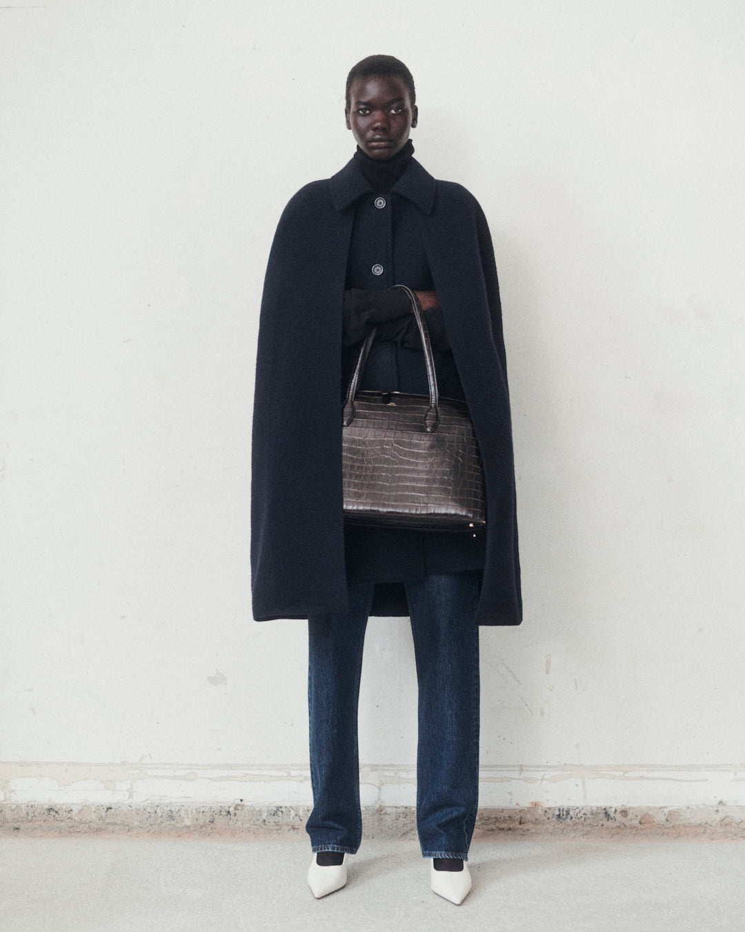 Collarless cinched jacket black – TOTEME