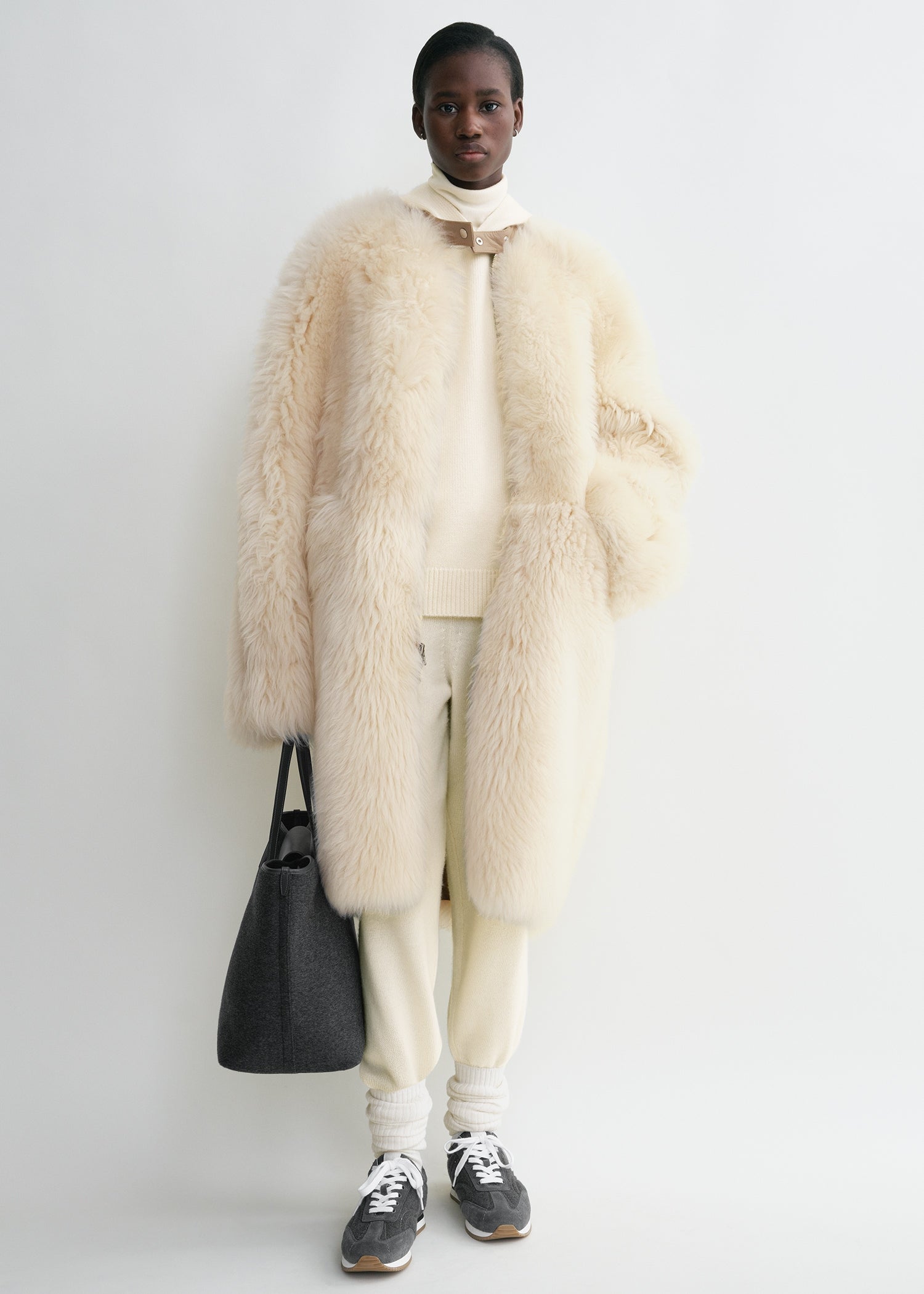 Two-way shearling coat cream/caramel – TOTEME