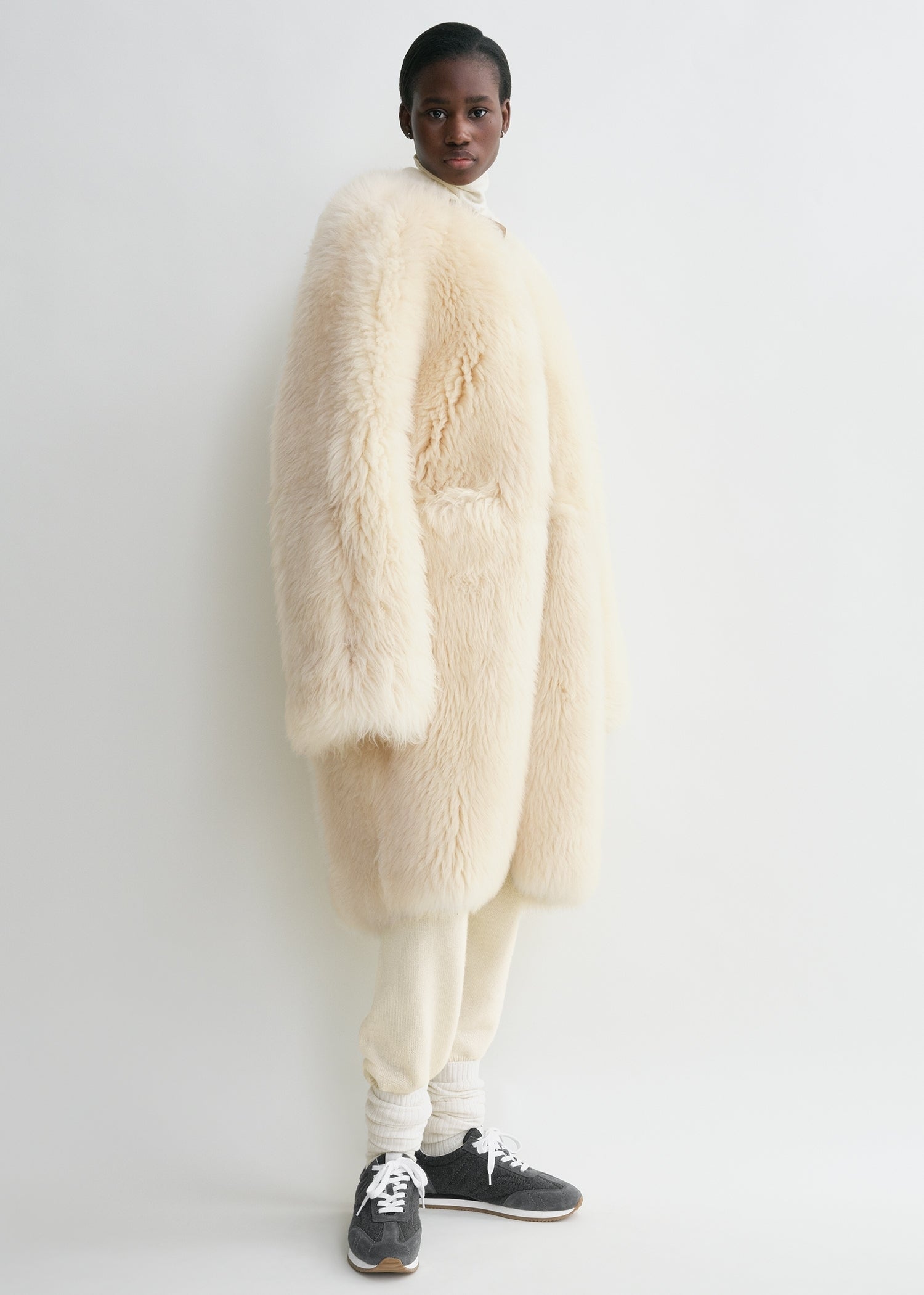 Two-way shearling coat cream/caramel – TOTEME