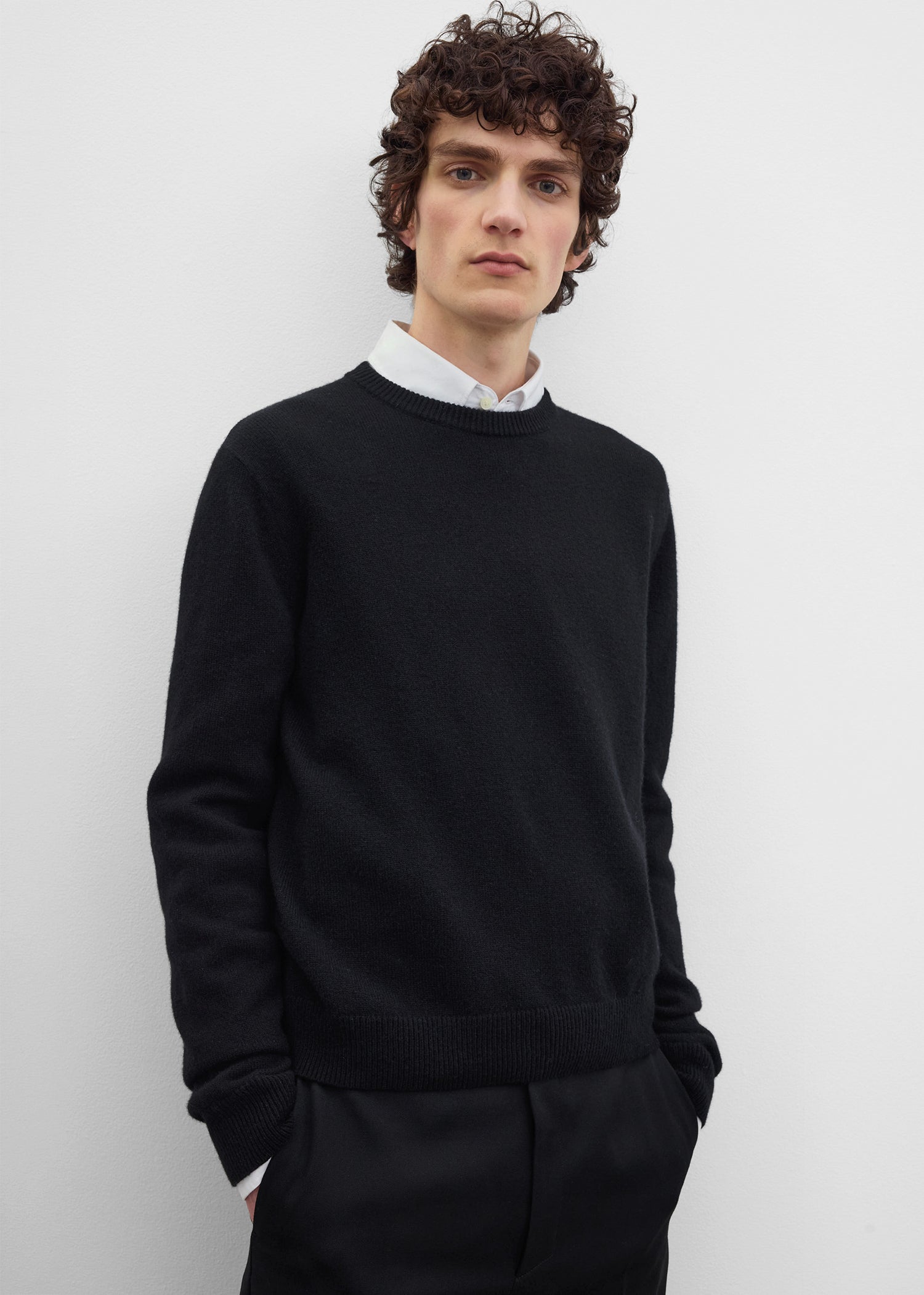 Cashmere crew black