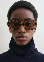 Oval sunglasses tortoise