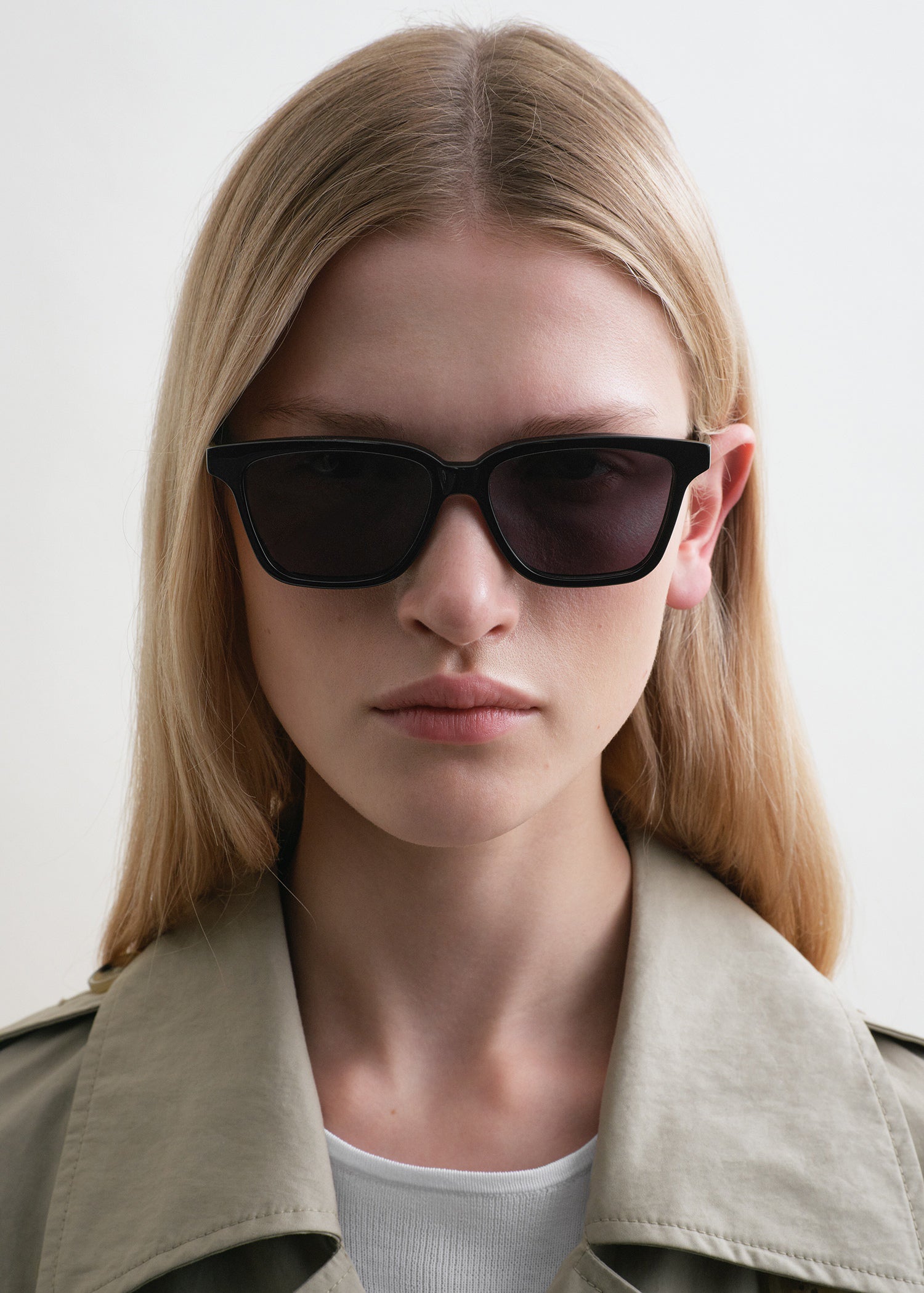 Square sunglasses black – TOTEME - Main Image