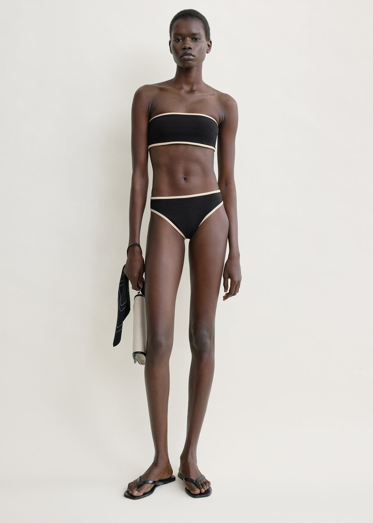 Stripe edge strapless bikini top