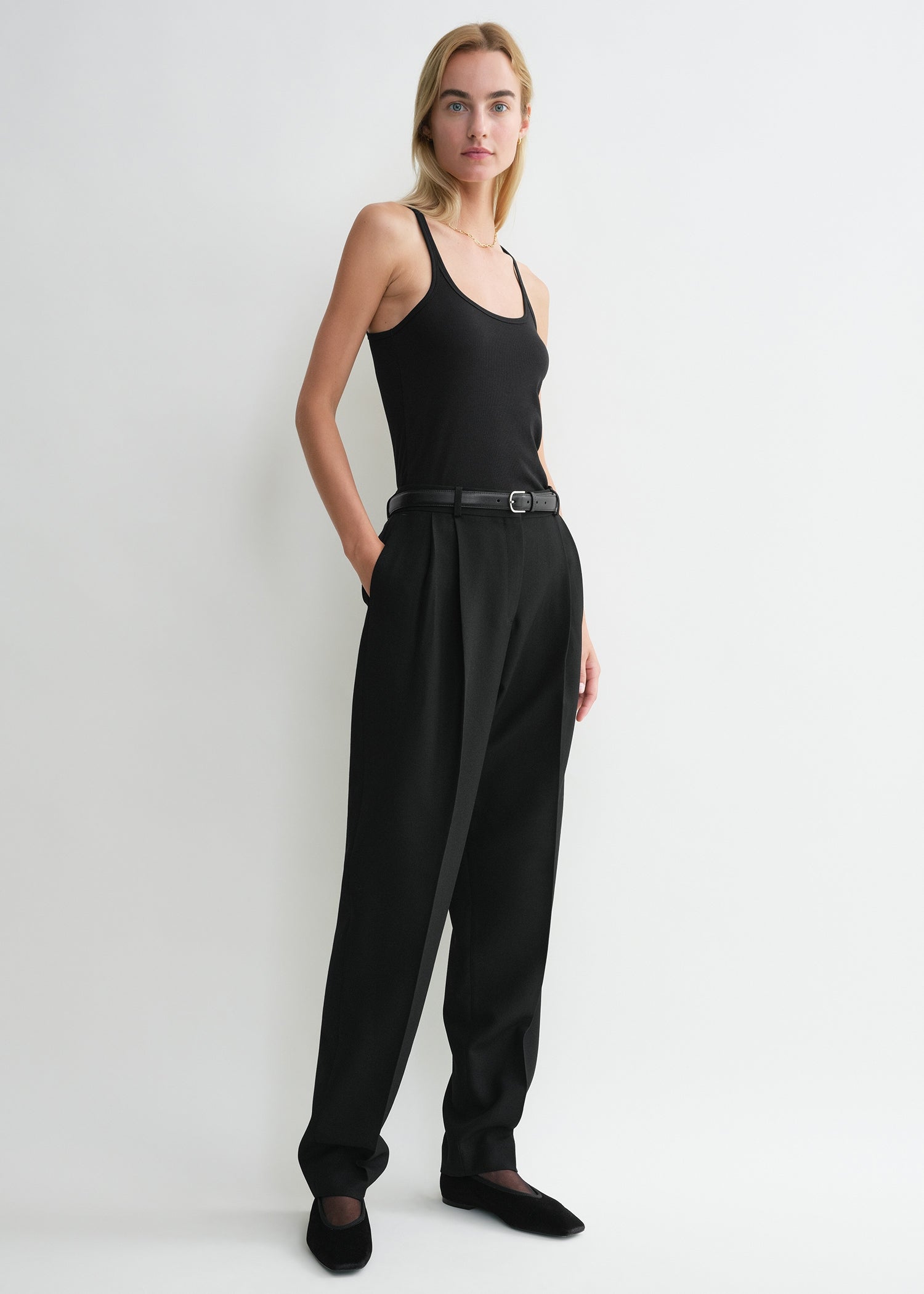 Scoop neck rib tank black – TOTEME