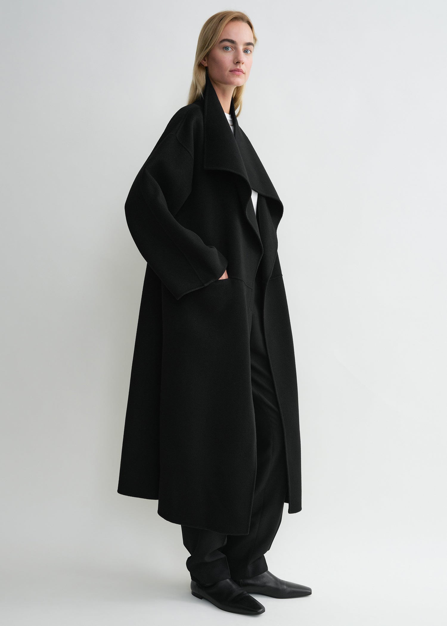 Signature wool cashmere coat black – TOTEME