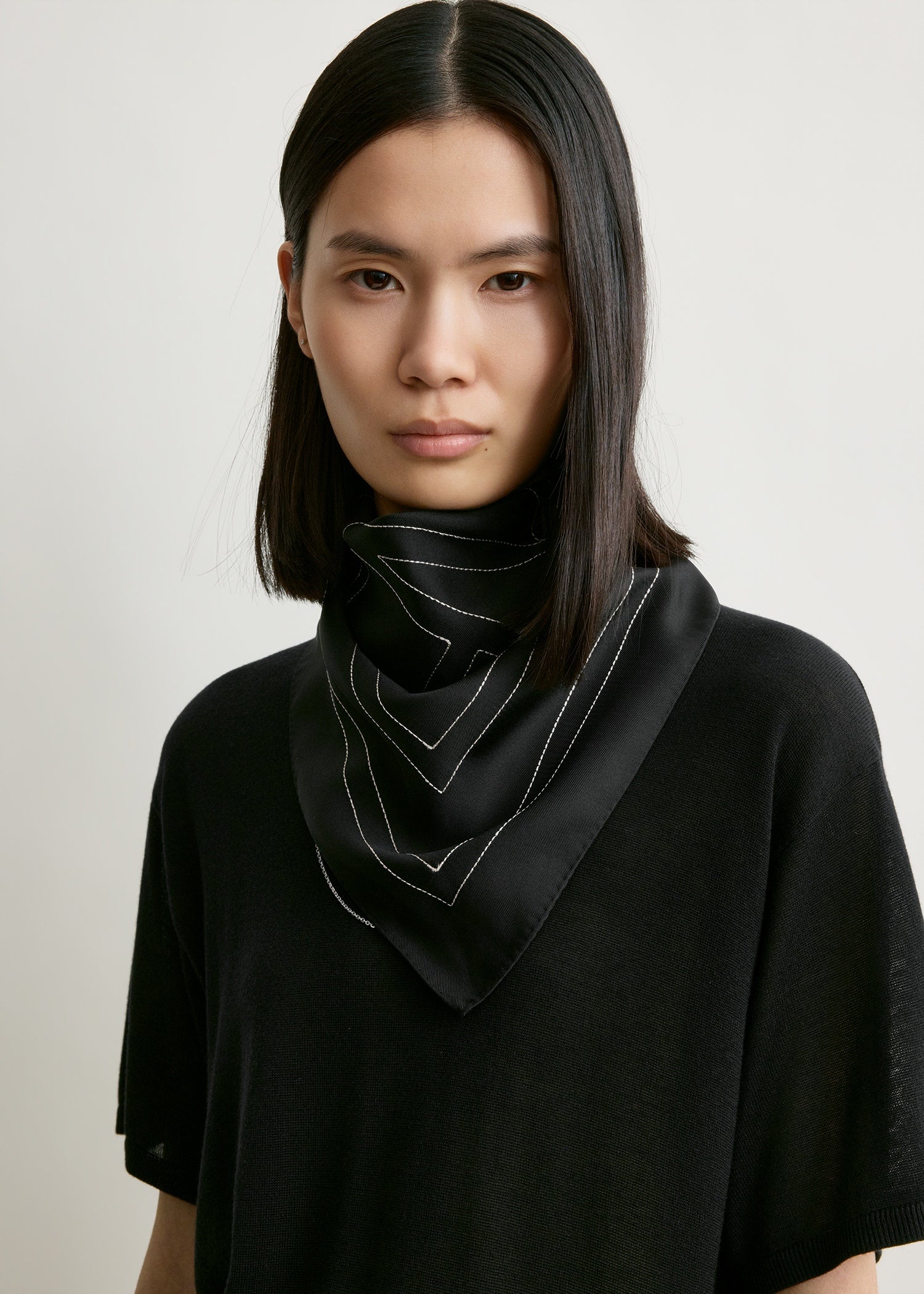 VETEMENTS デムナ期 MONOGRAM SILK SCARF Embroidered monogram silk scarf black – TOTEME