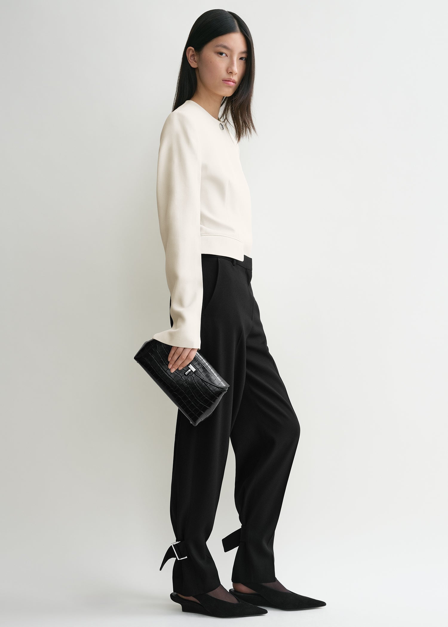 T-lock croco-embossed clutch black