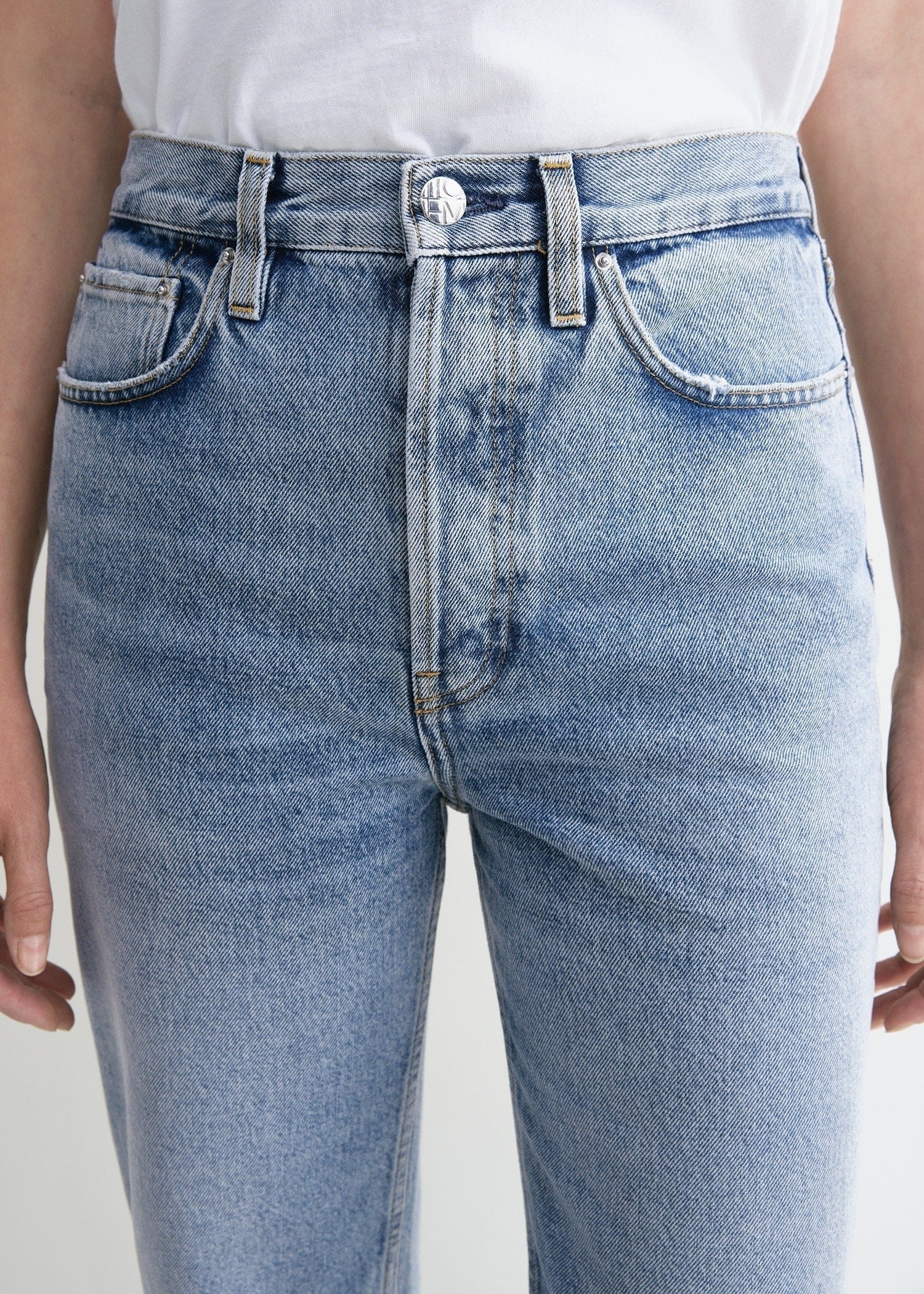 Classic cut denim worn blue – TOTEME
