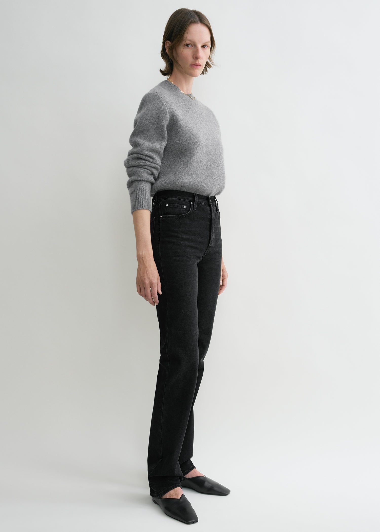 トーテムTOTEME デニム 黒 26 美シルエット 人気 Classic cut denim full length faded black – TOTEME