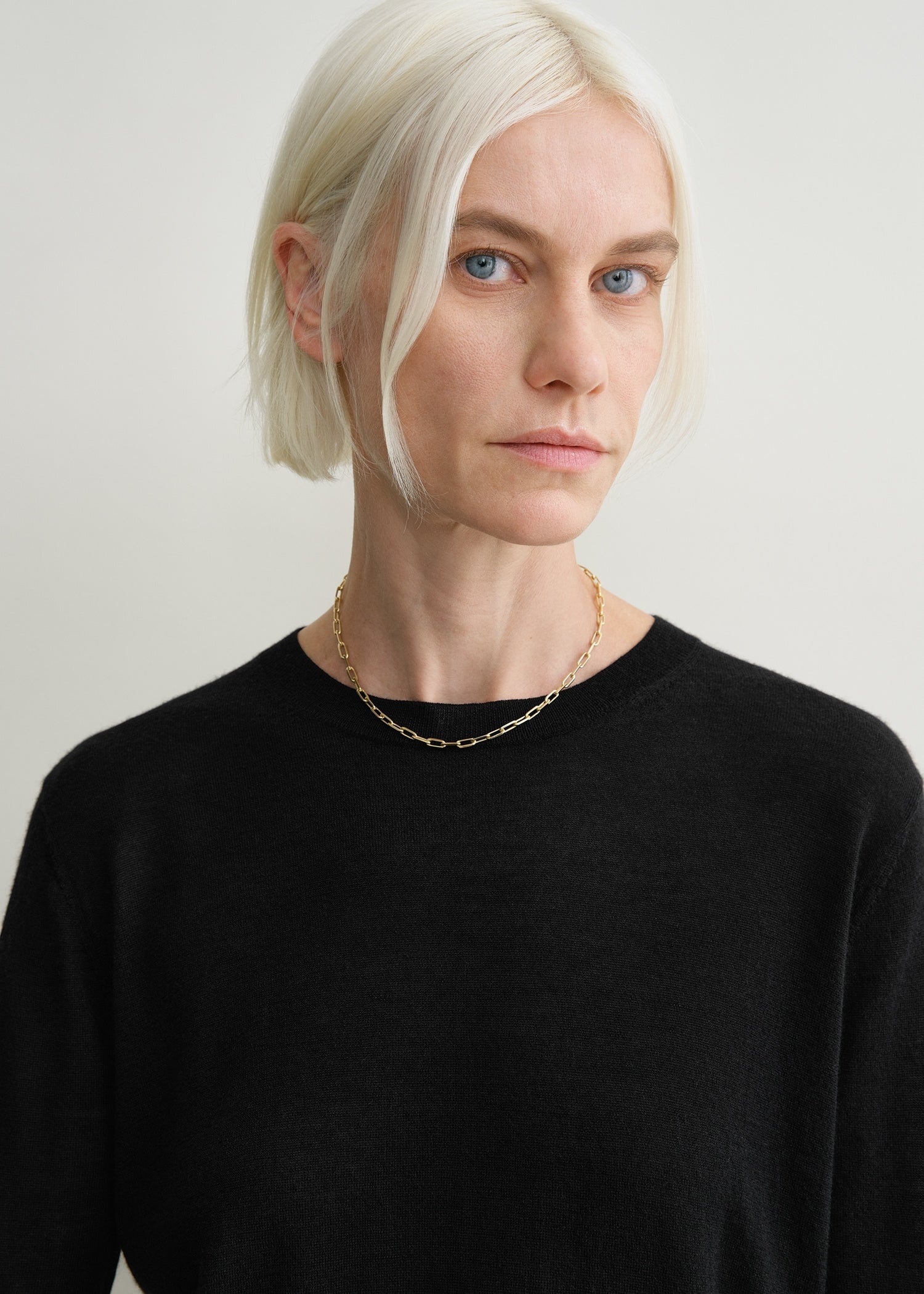 Fine crew-neck knit black – TOTEME