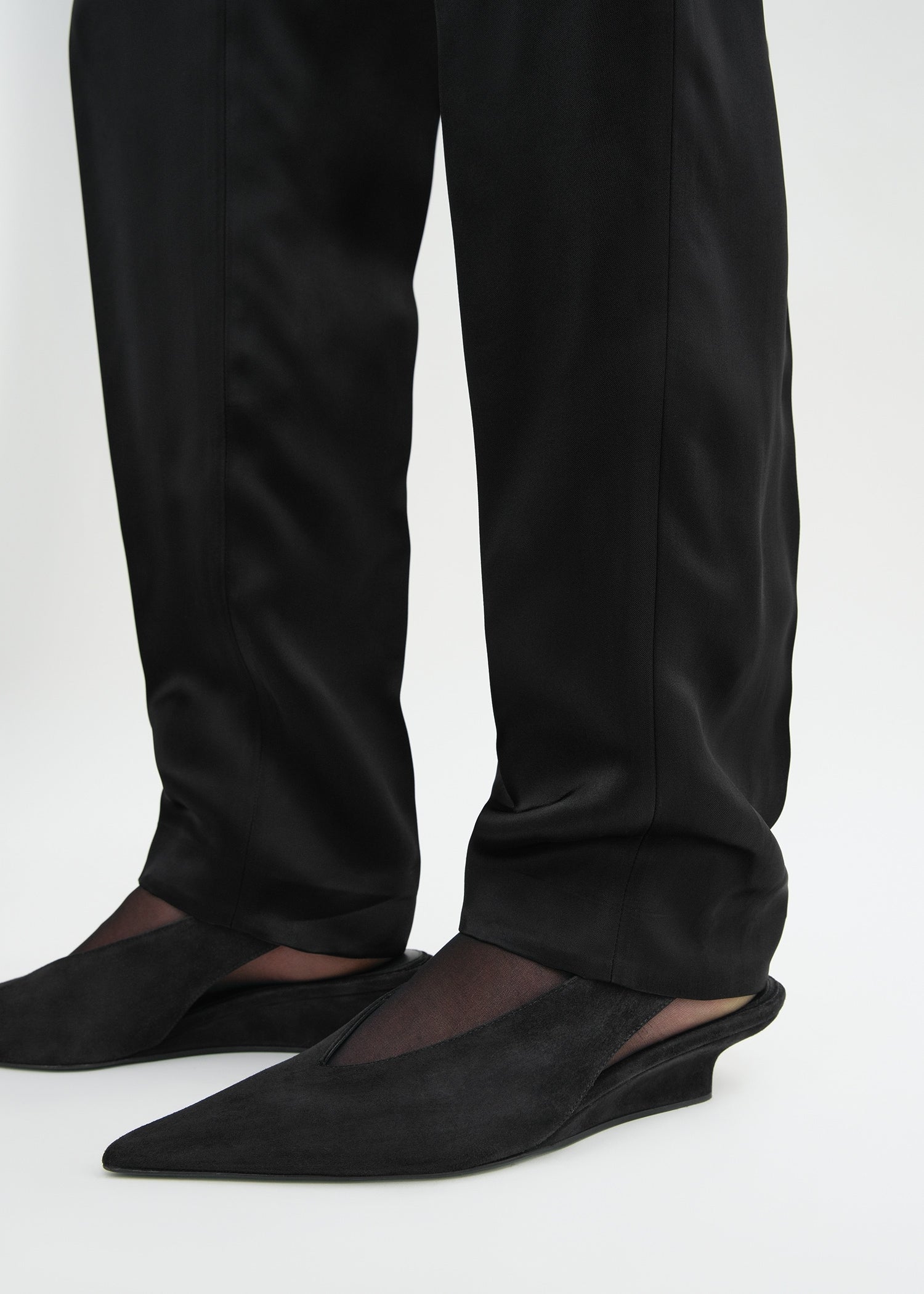 Wedge-heel suede slingbacks black – TOTEME