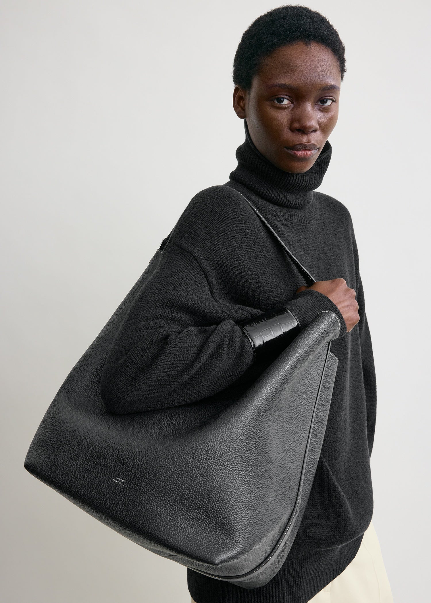 Belted grained-leather tote black – TOTEME Belted grained-leather tote black – TOTEME