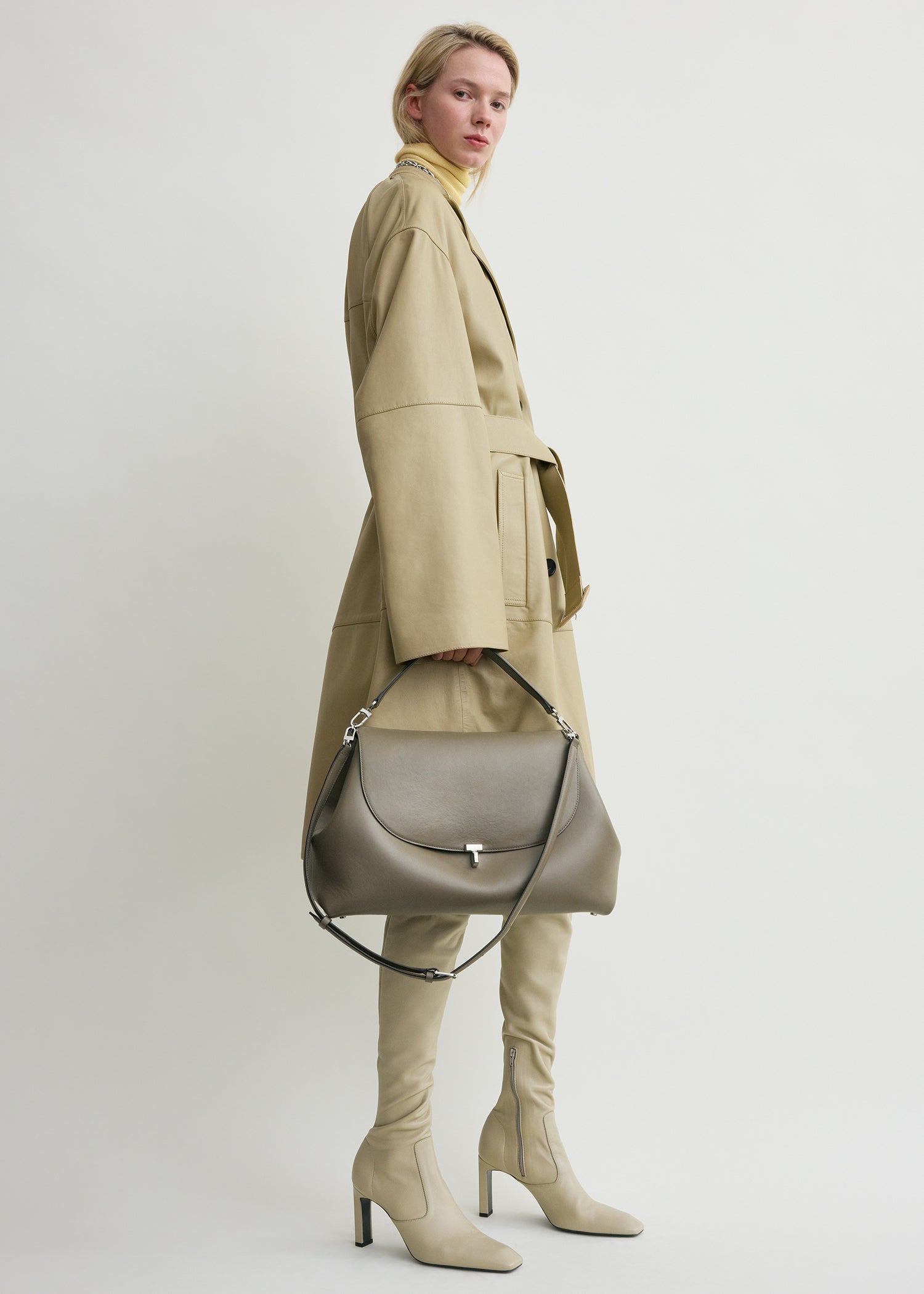 T-lock leather satchel taupe – TOTEME