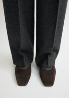 Minimalist suede ballerinas pepper
