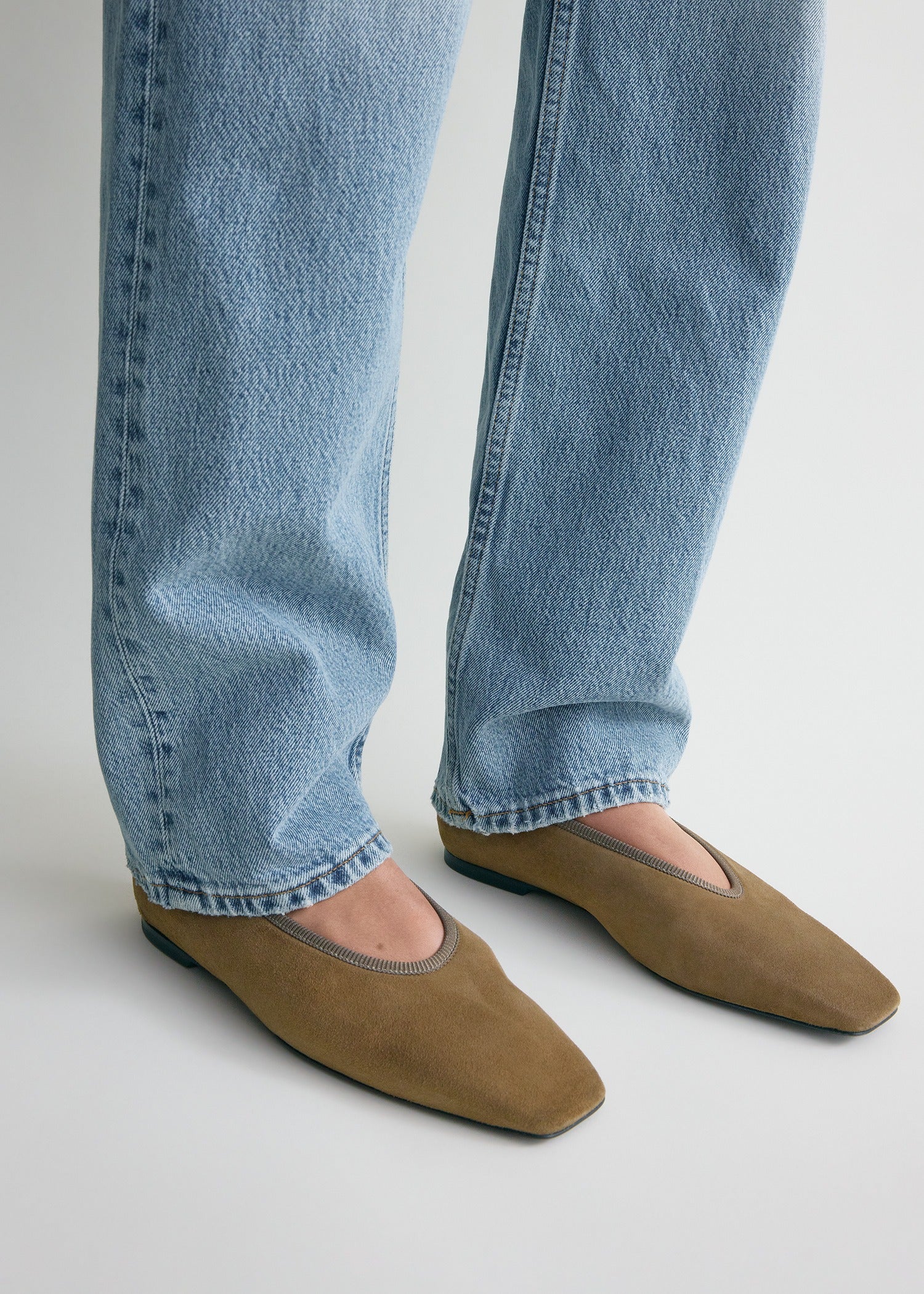 Minimalist suede ballerinas hazel – TOTEME