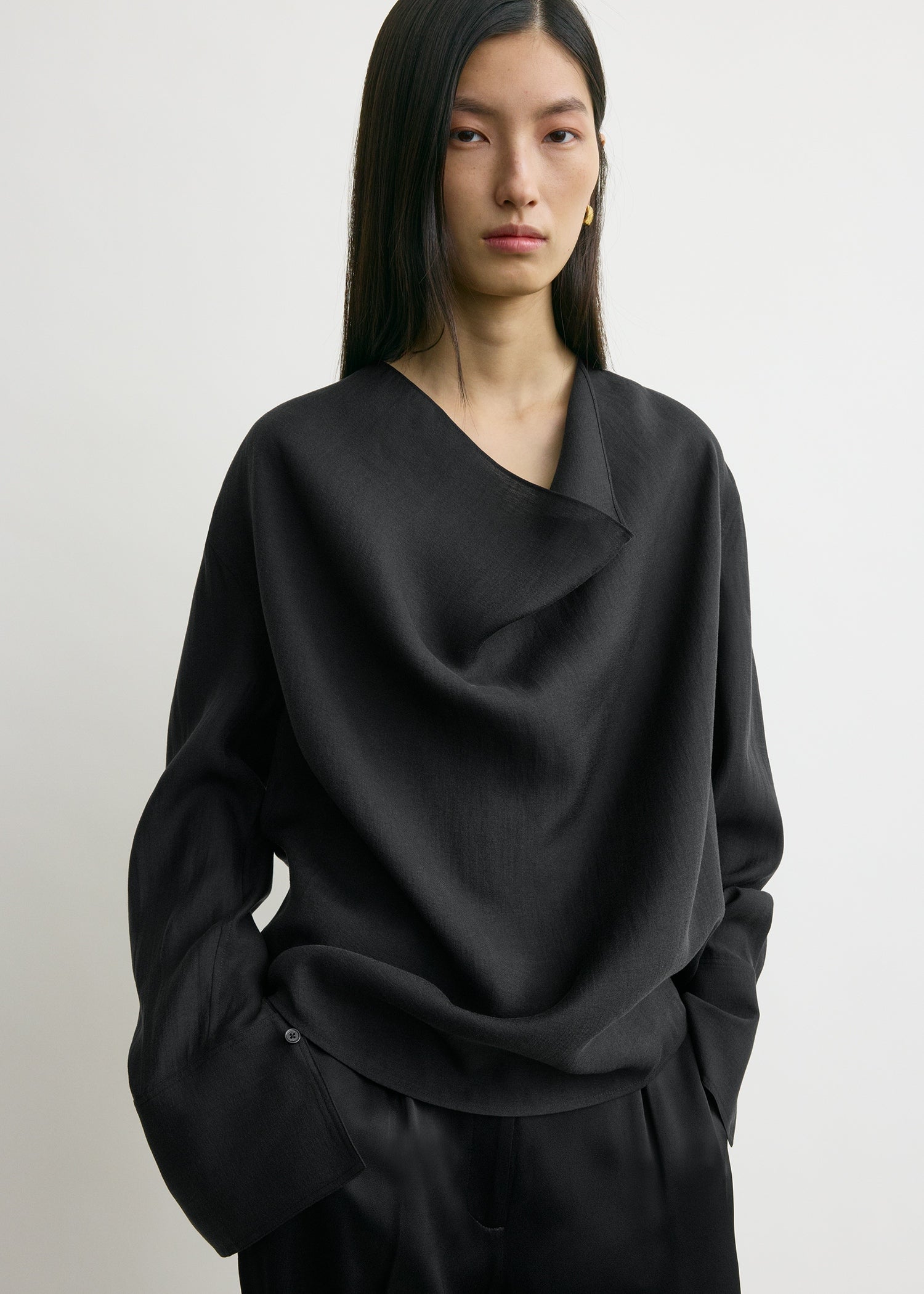 Cowl blouse black – TOTEME