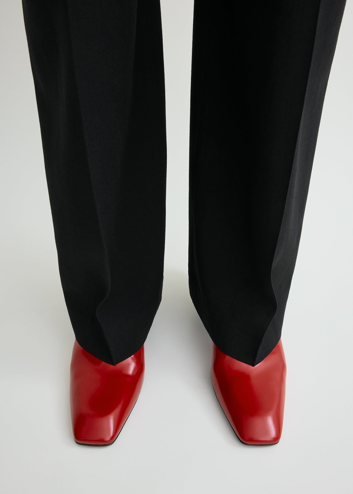 Bar glossy leather boots red