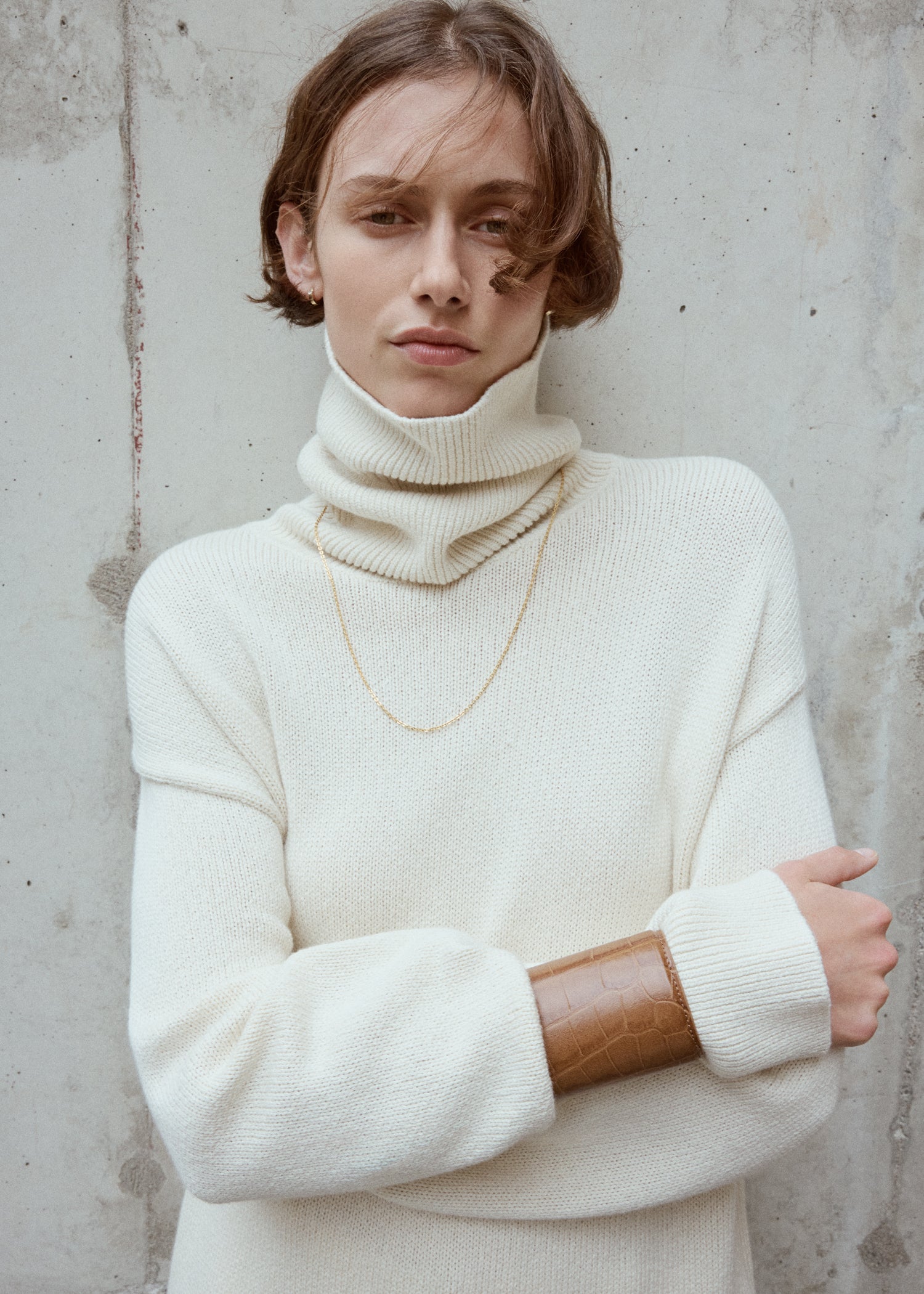 Long croco-embossed cuff camel