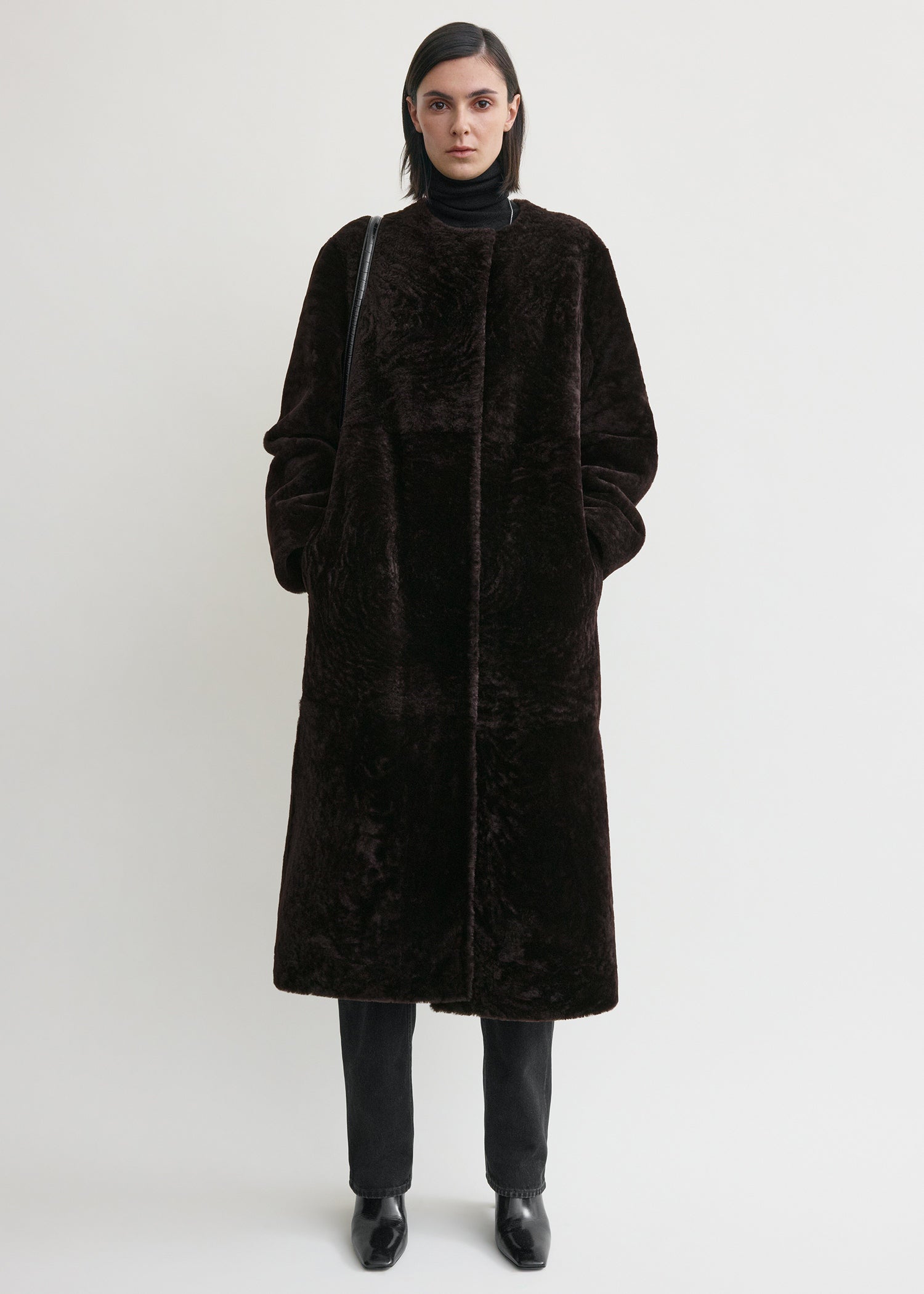 Soft shearling coat bark