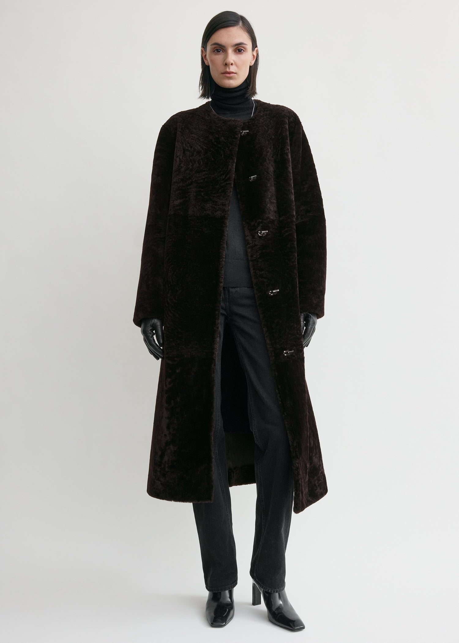 Soft shearling coat bark