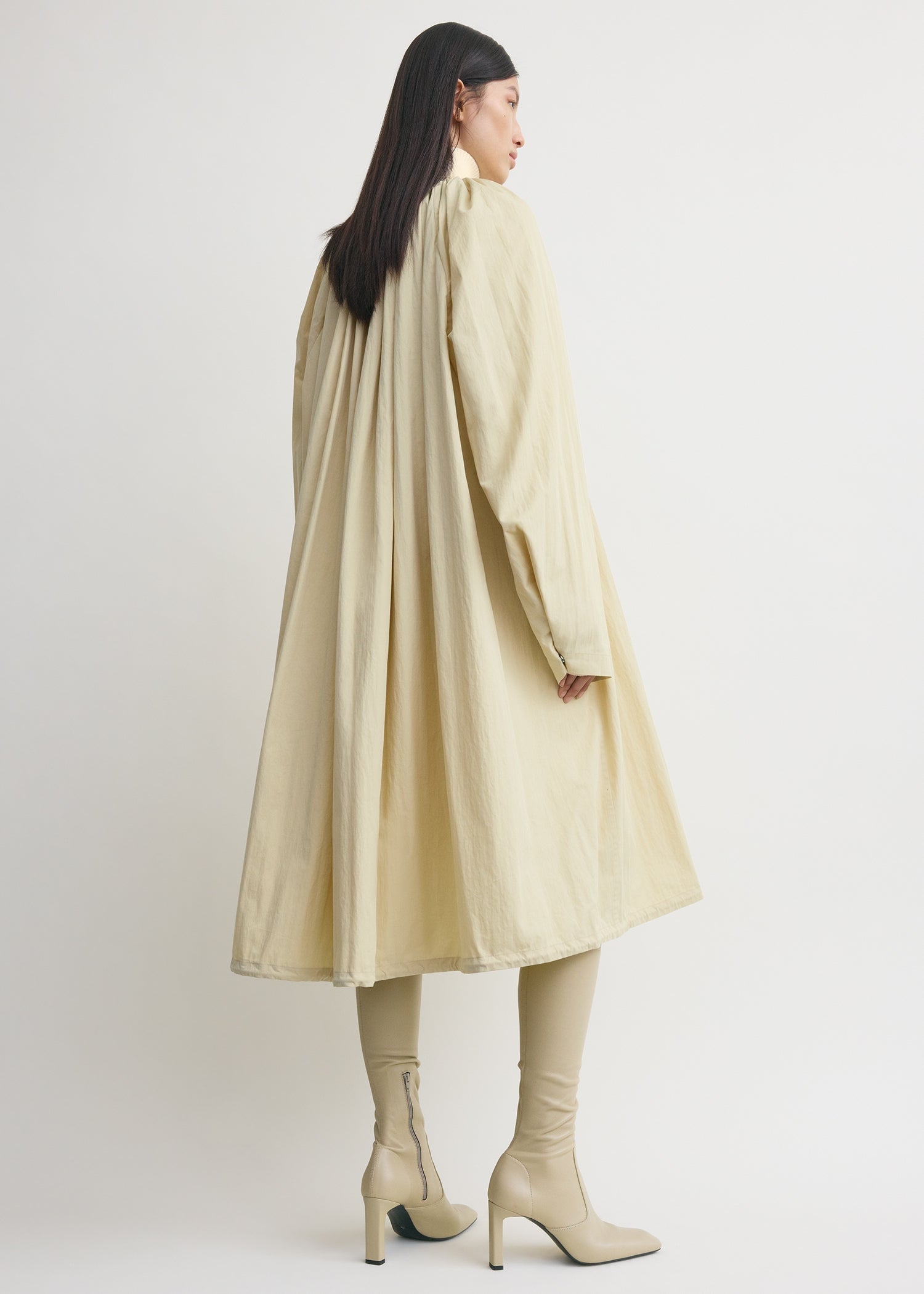 Gathered parachute coat ecru