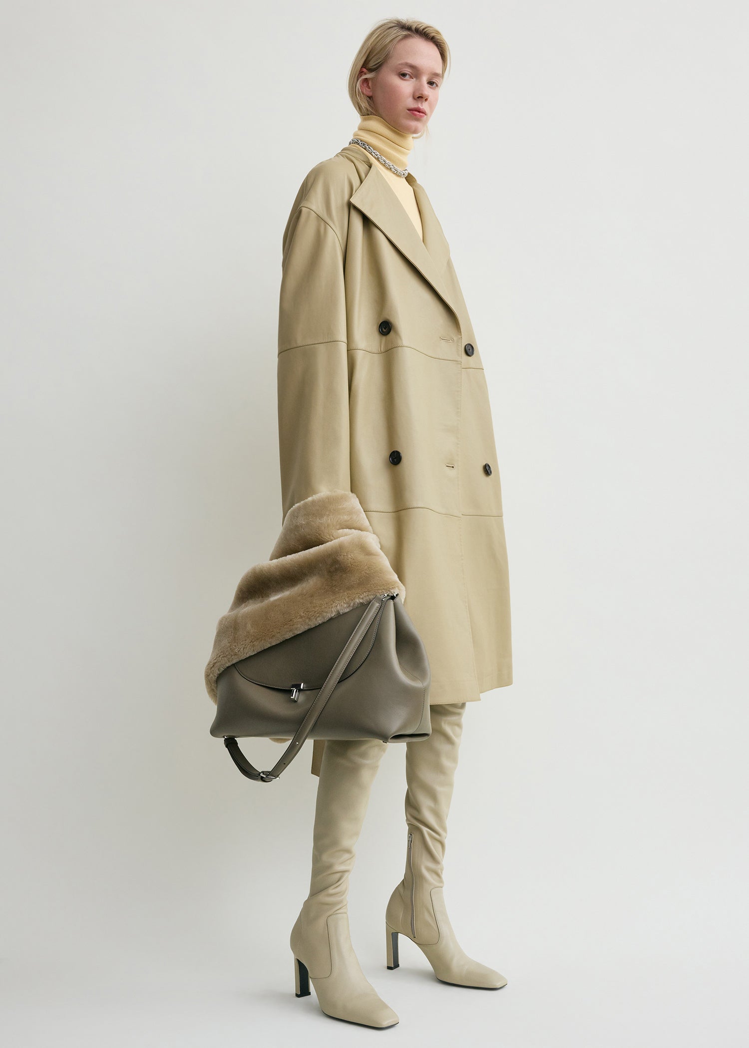 Collarless leather coat rye