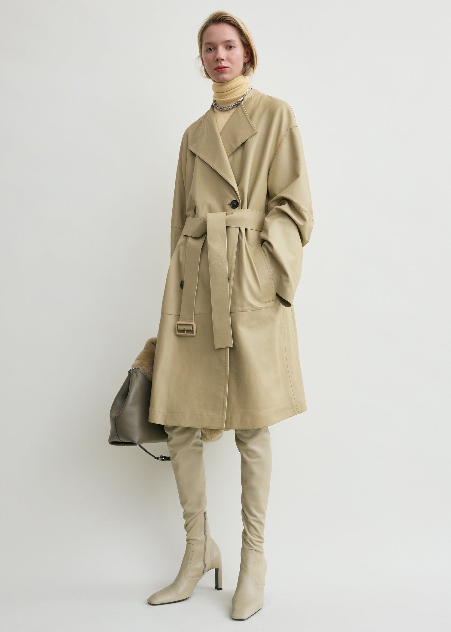Collarless leather coat rye