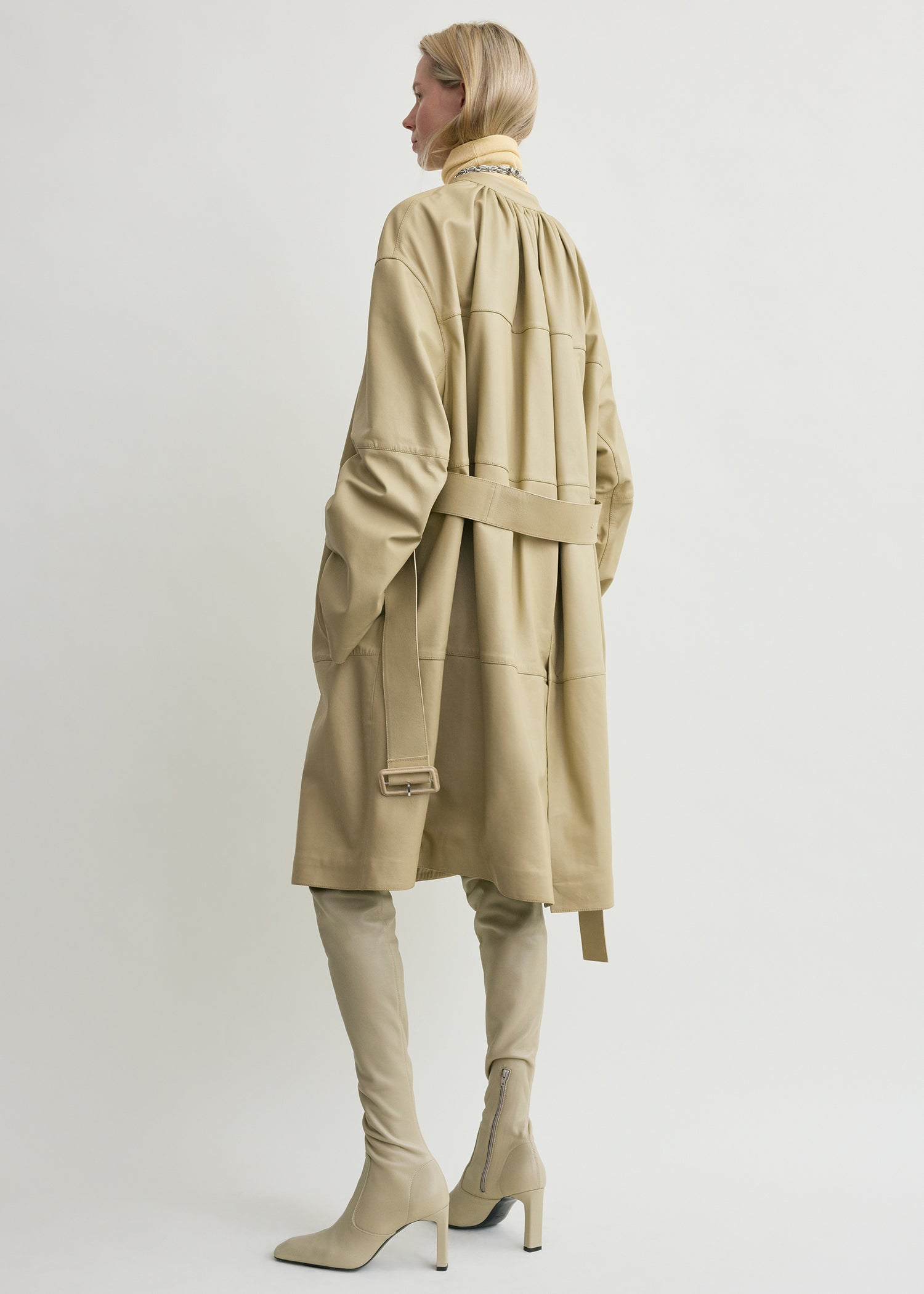 Collarless leather coat rye