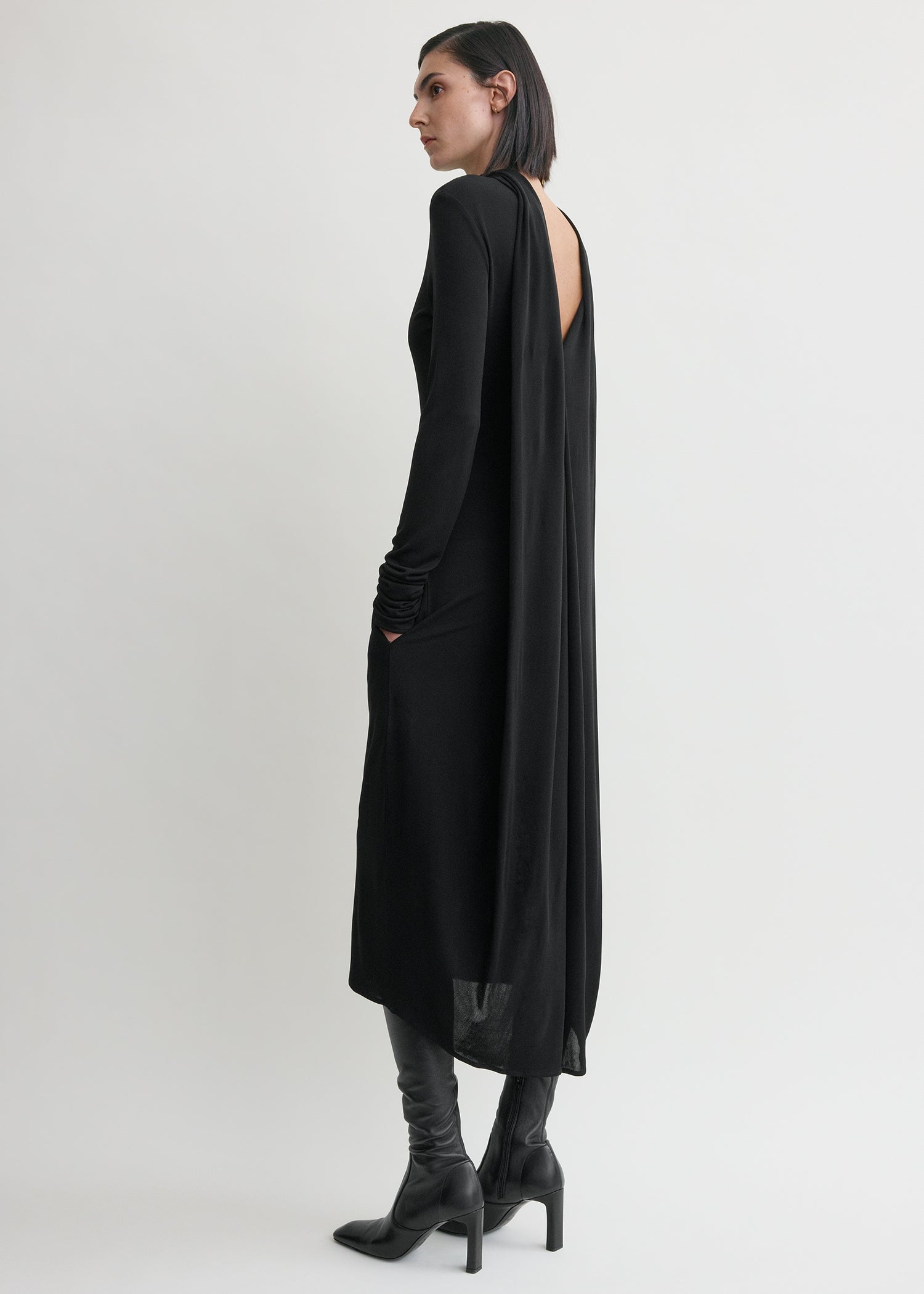 Cocoon cape dress black