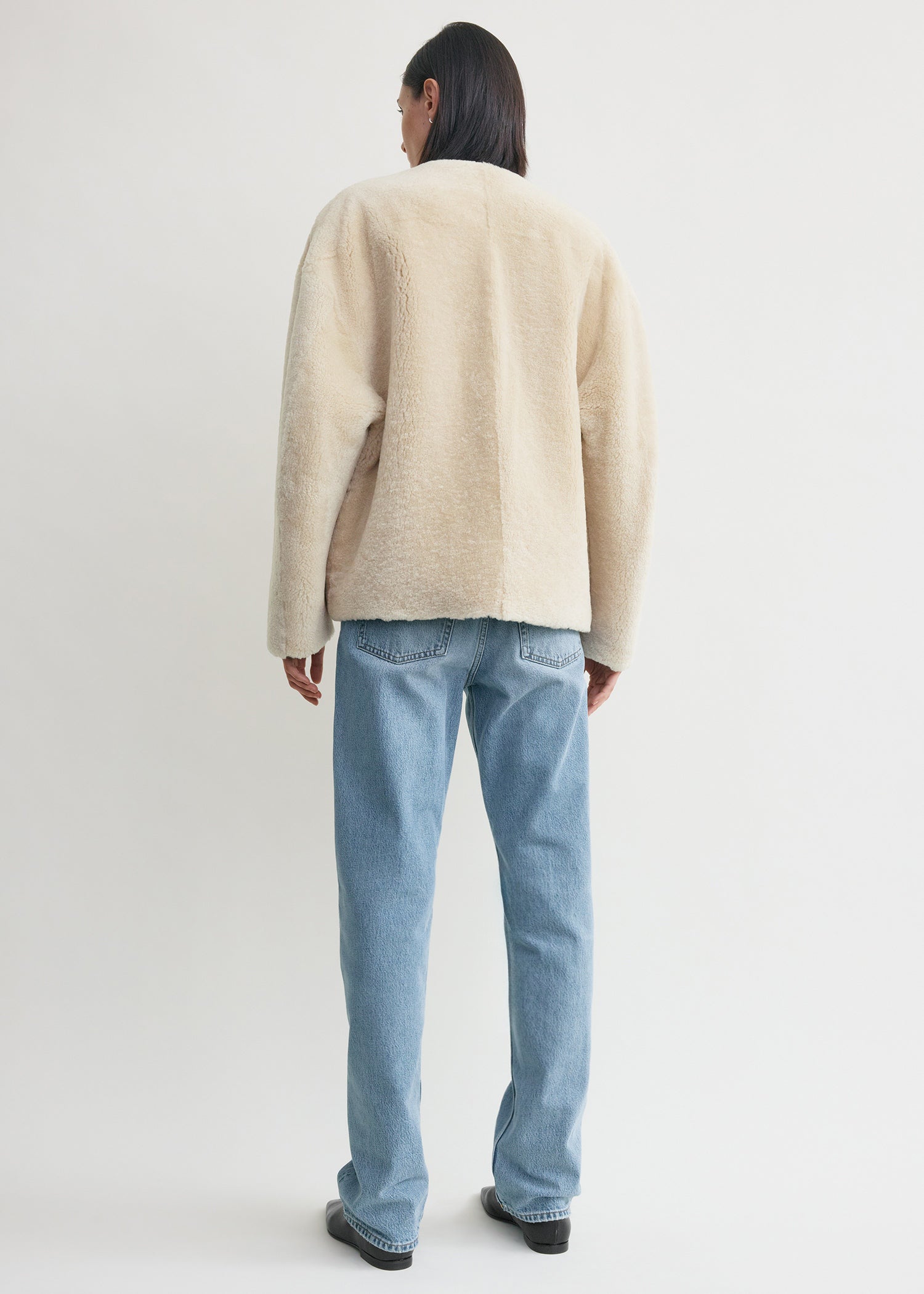 Teddy shearling clasp jacket off-white – TOTEME