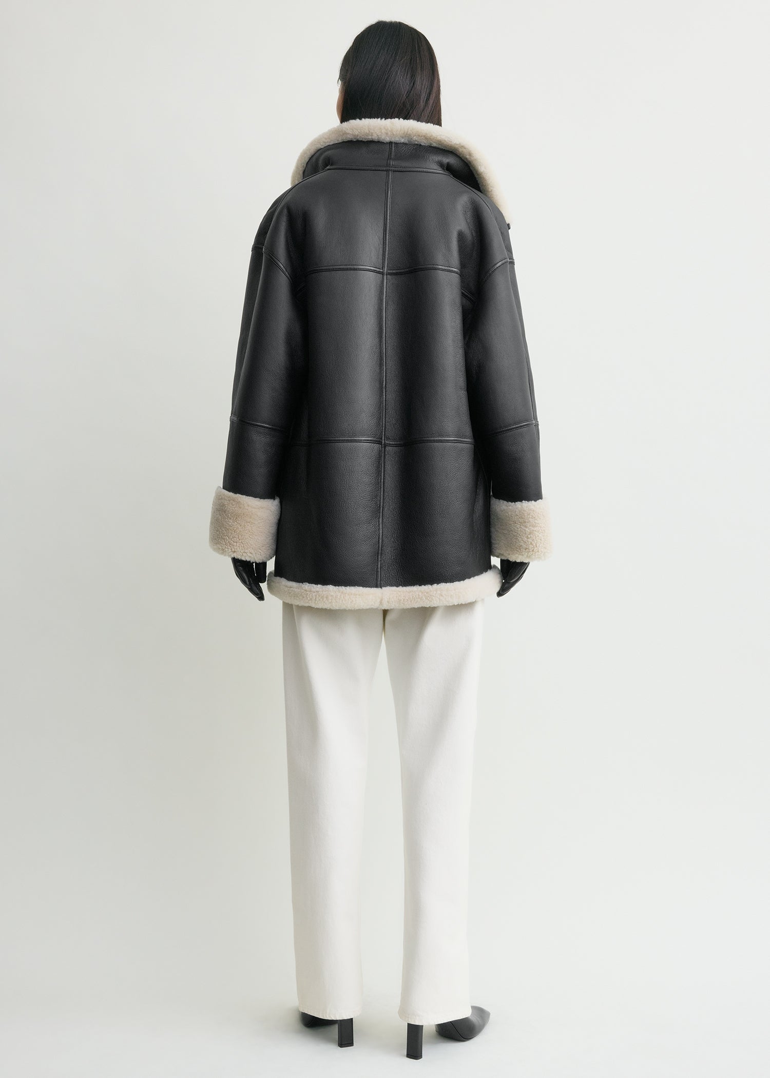 Signature shearling jacket black/off-white – TOTEME