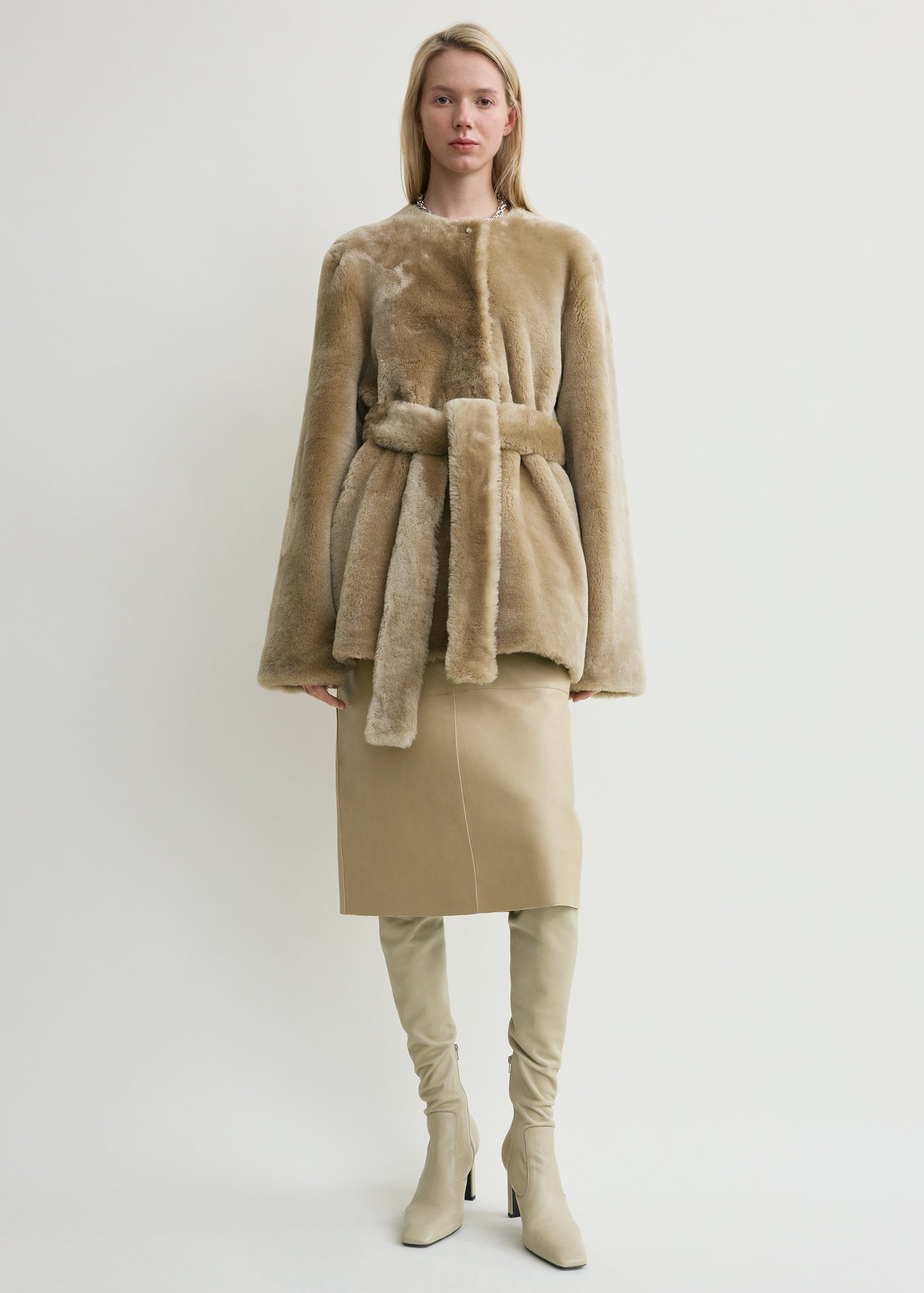 Plush shearling jacket rye – TOTEME