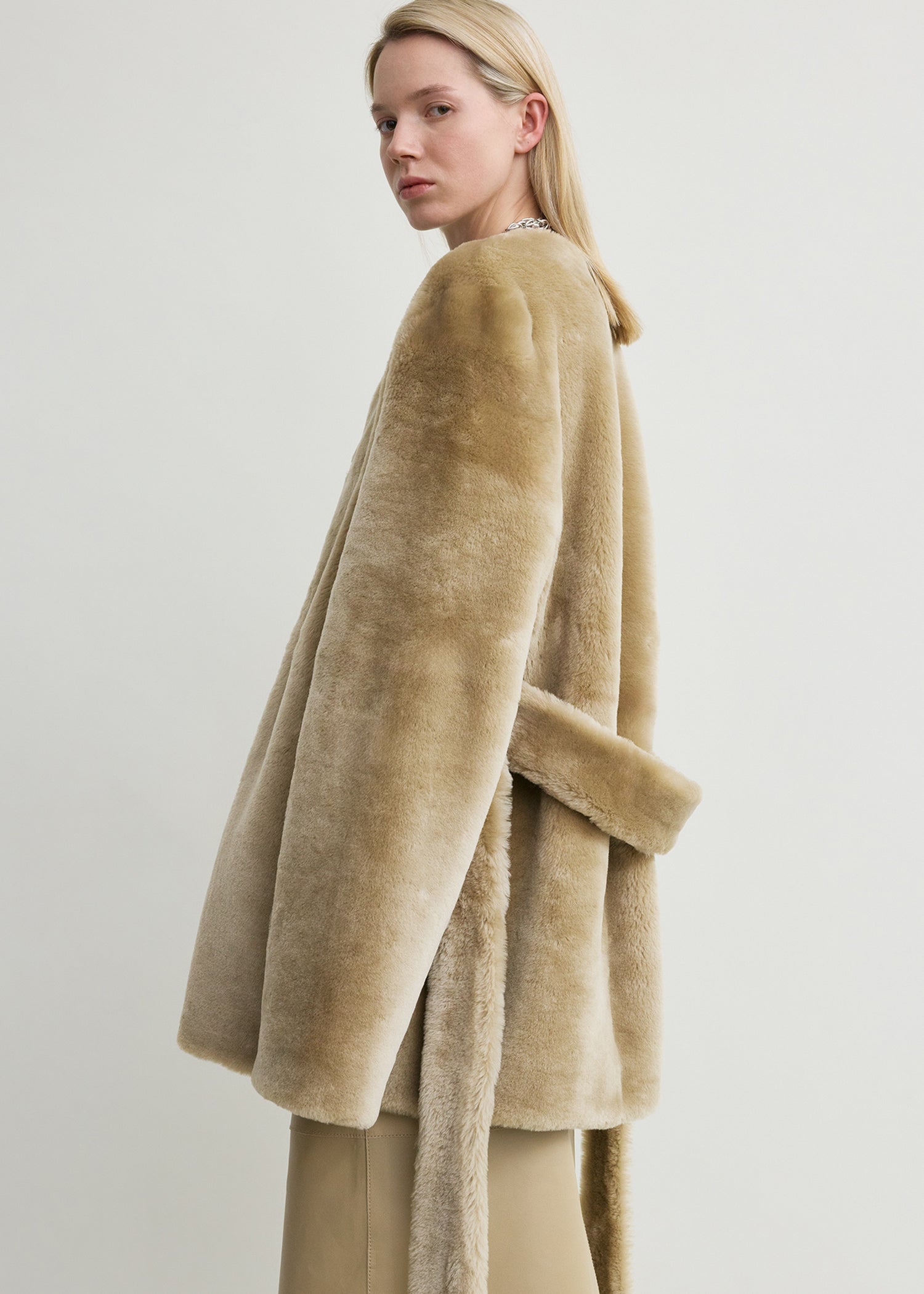 Plush shearling jacket rye