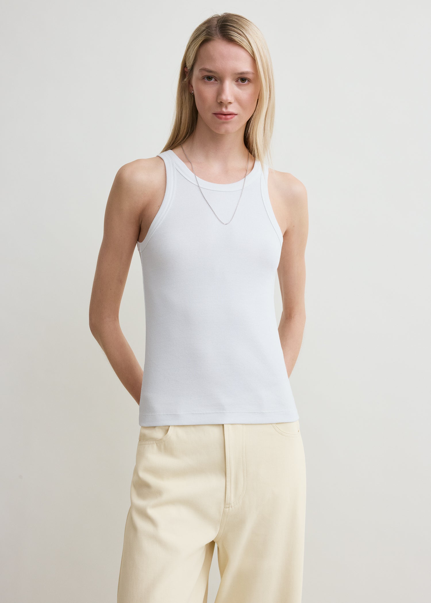 Curved rib tank white