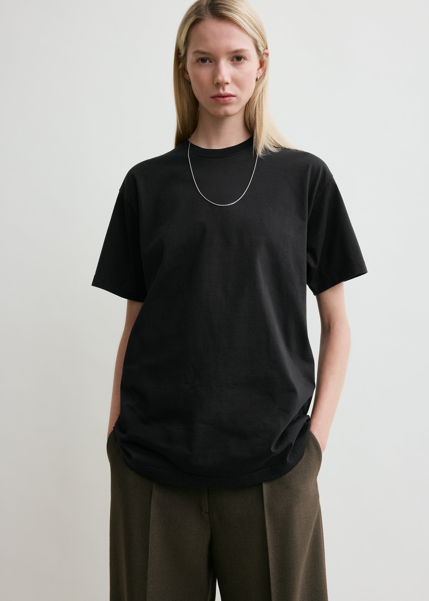 Straight cotton tee black