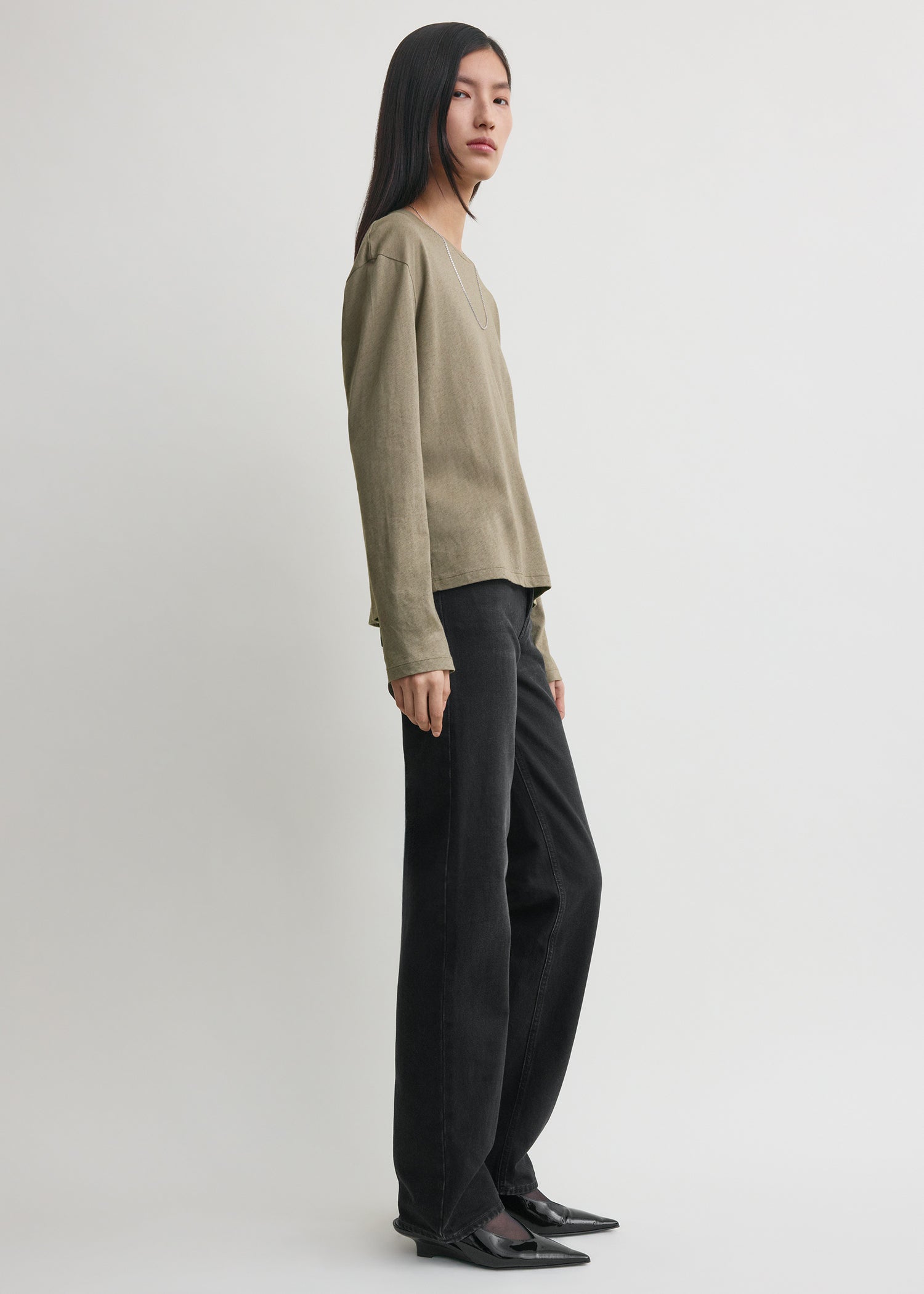 Classic long-sleeve tee taupe