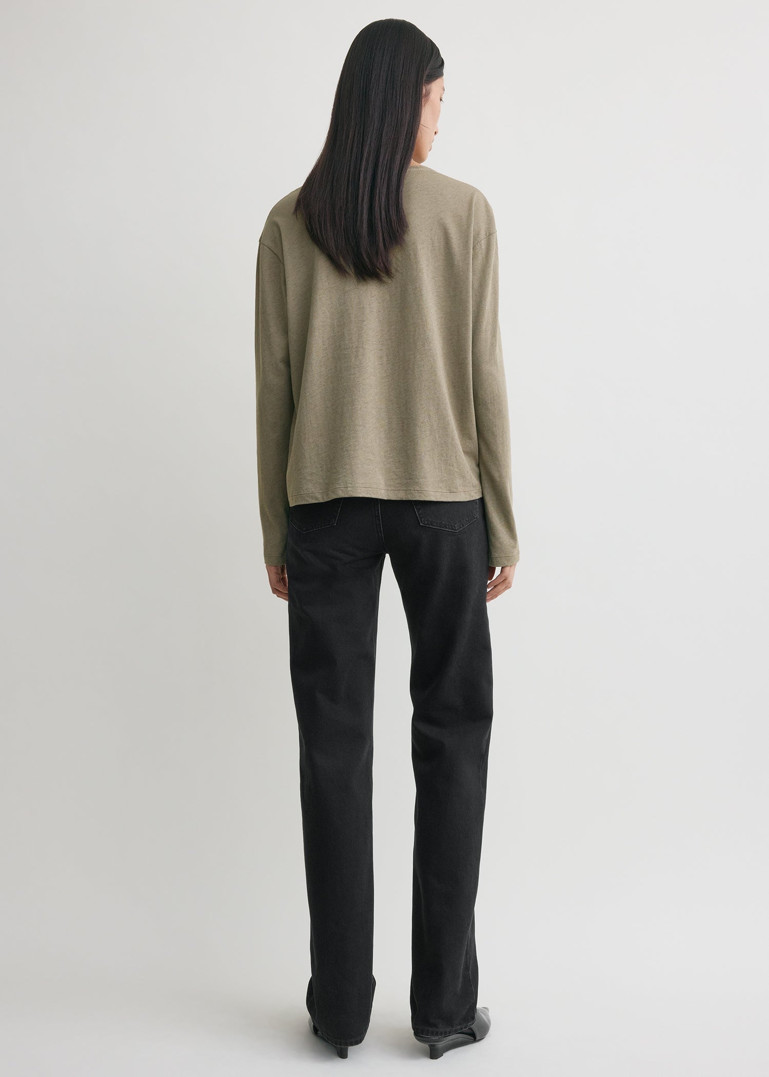 Classic long-sleeve tee taupe
