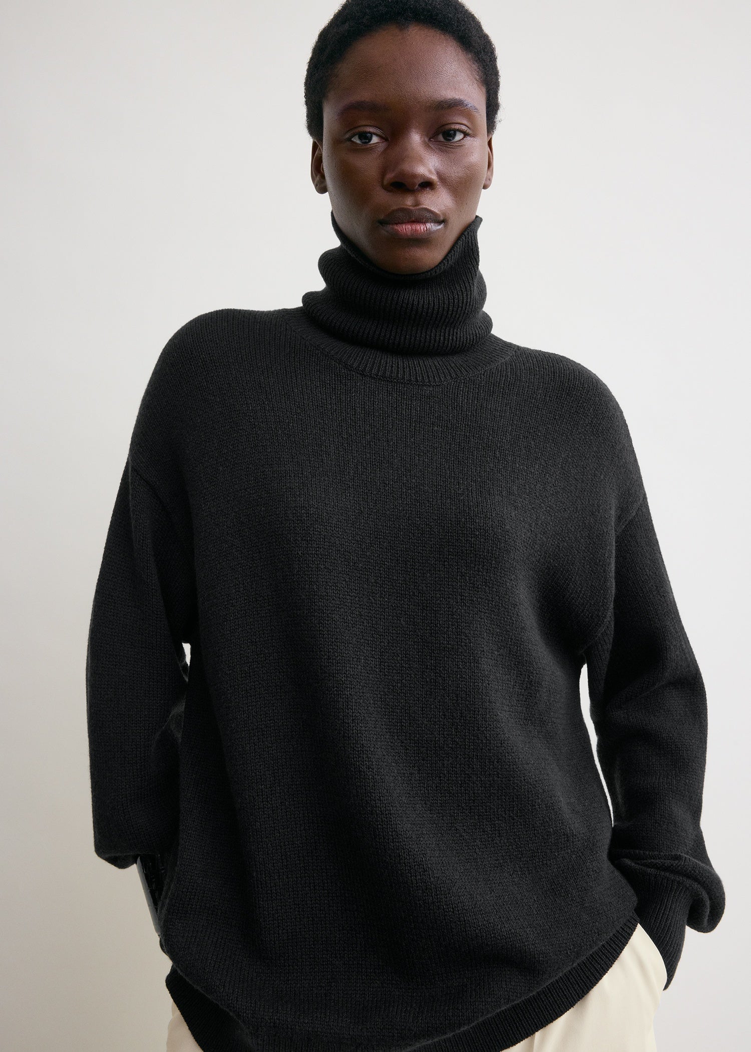 Longline turtleneck black