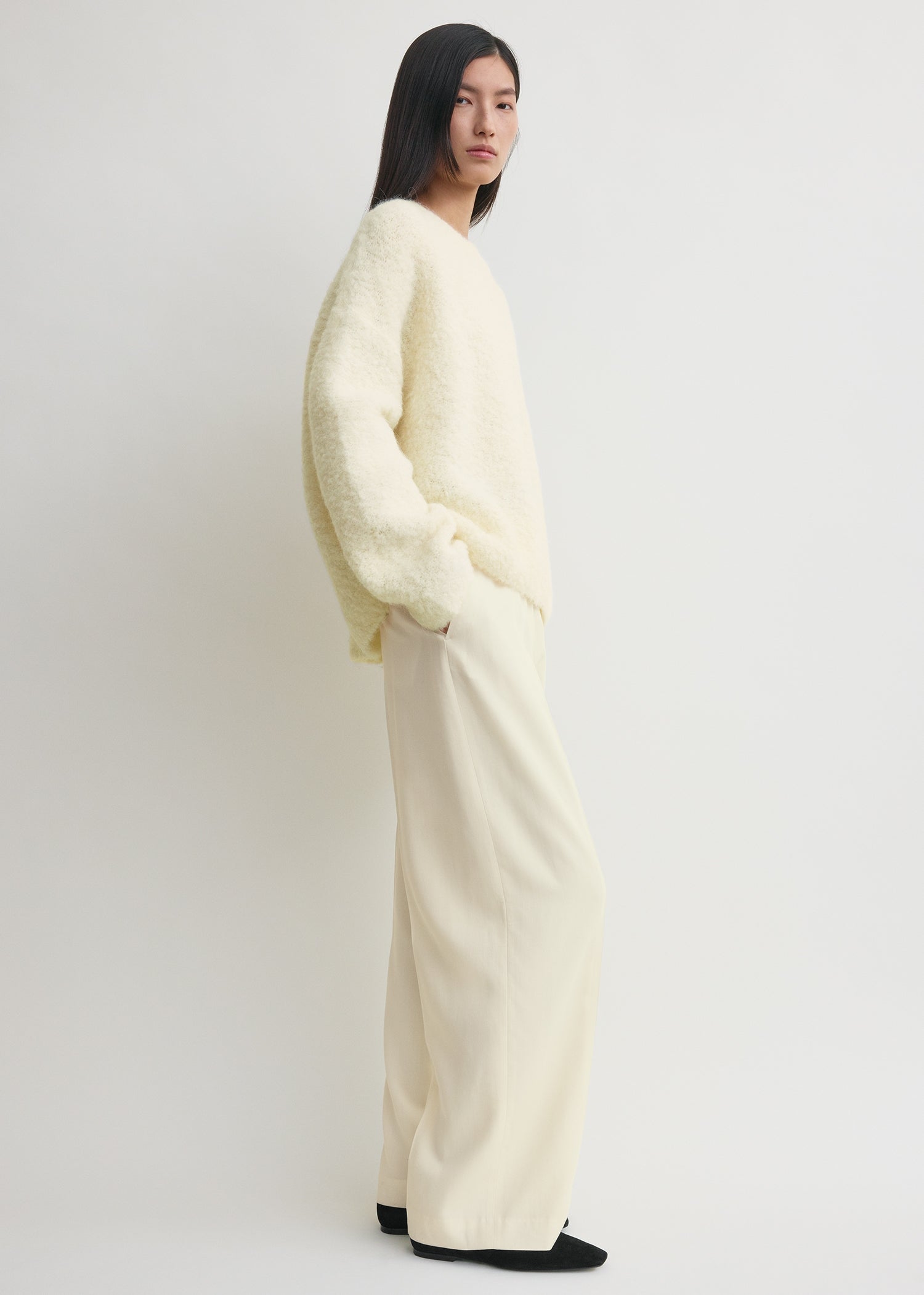 Boxy bouclé knit milk