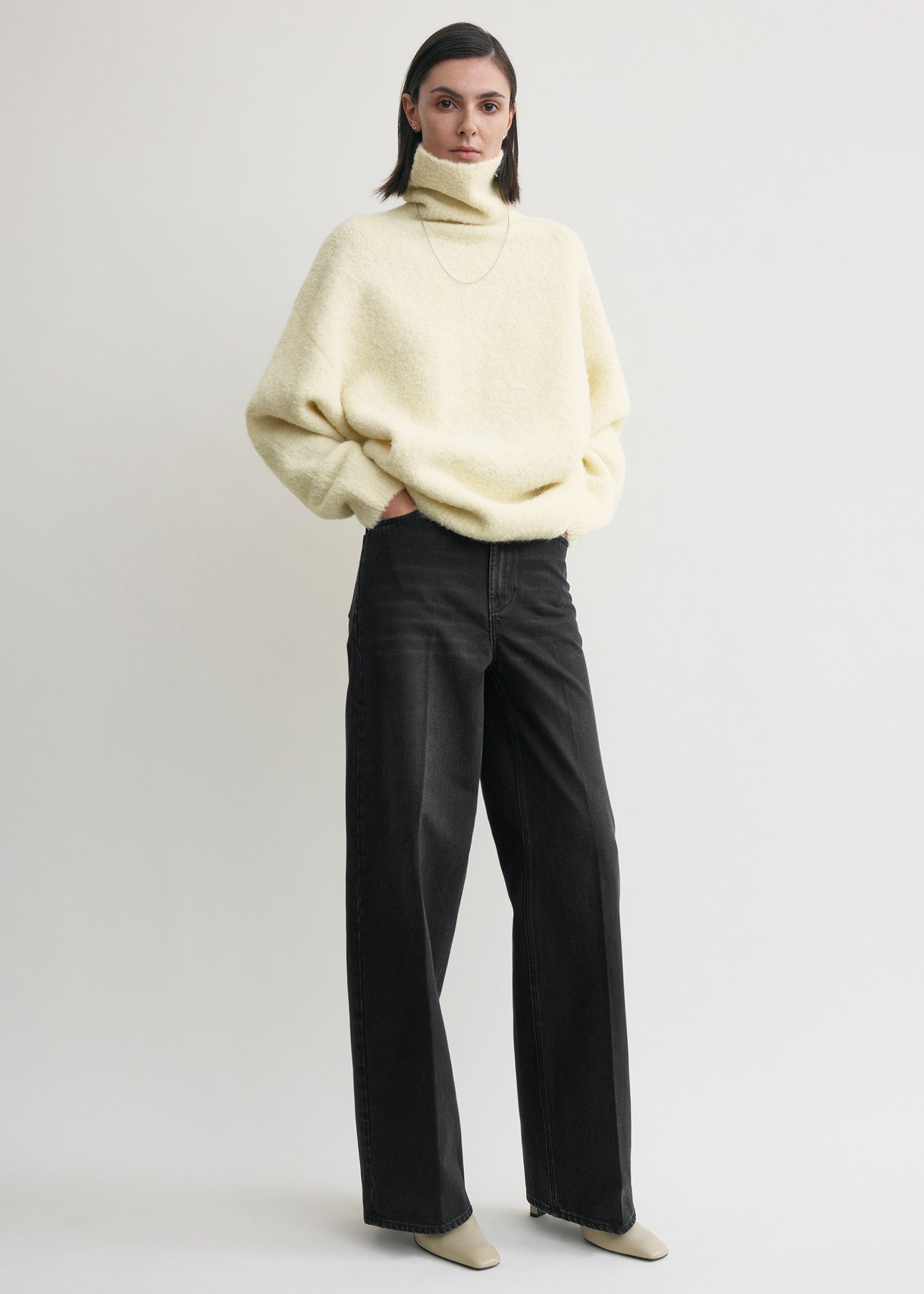Bouclé turtleneck milk