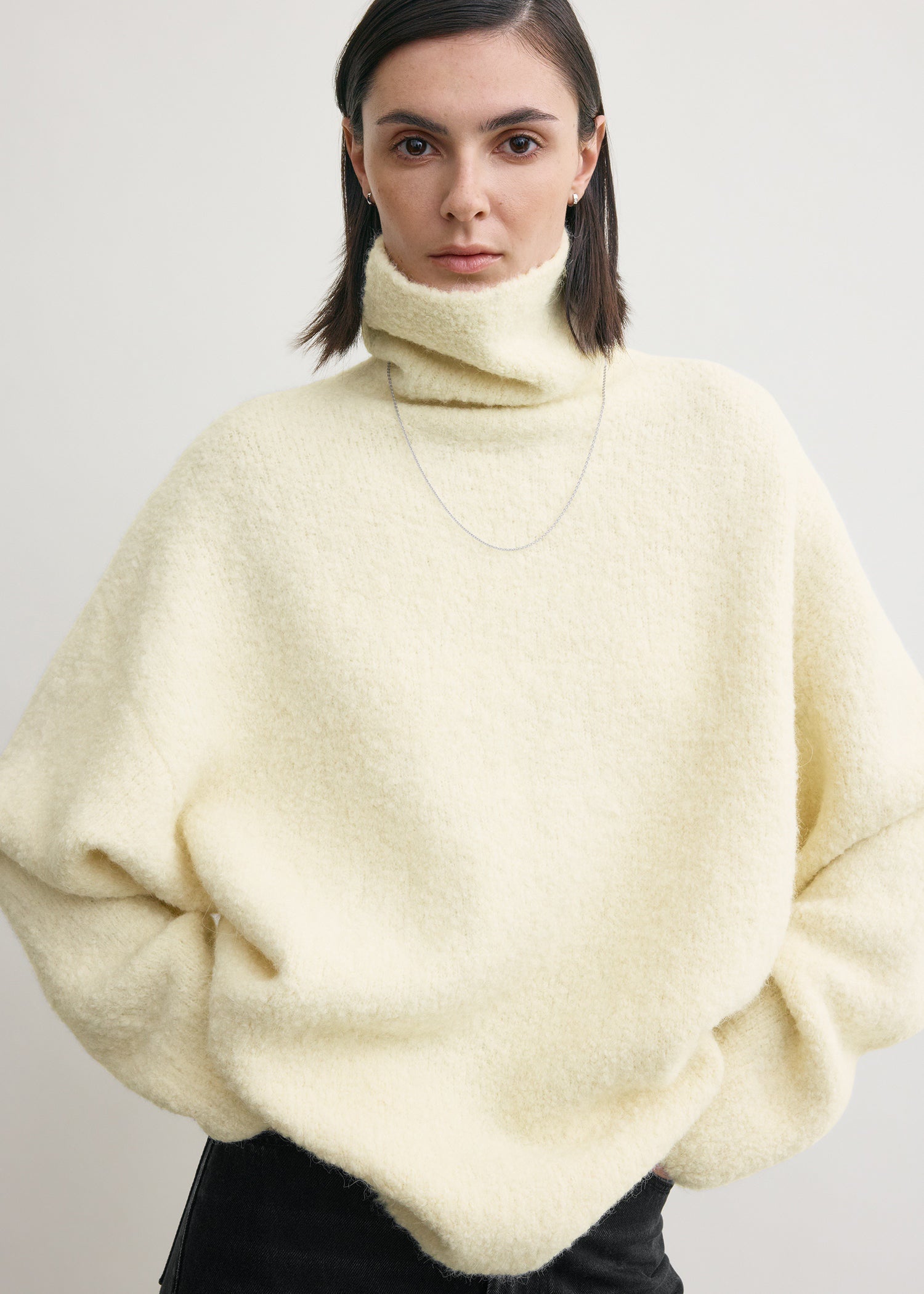 Bouclé turtleneck milk
