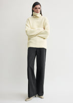 Bouclé turtleneck milk